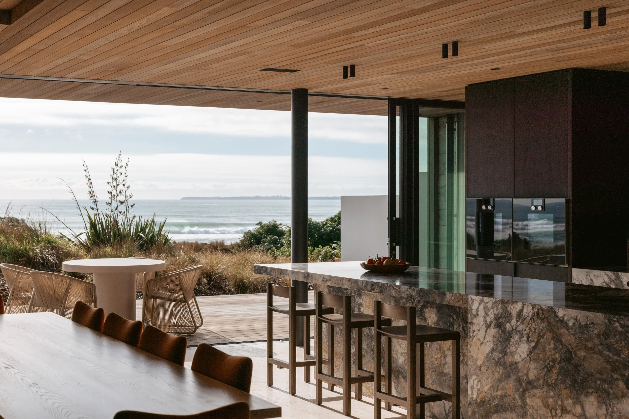 the-retreat-papamoa-kitchen-11.jpg