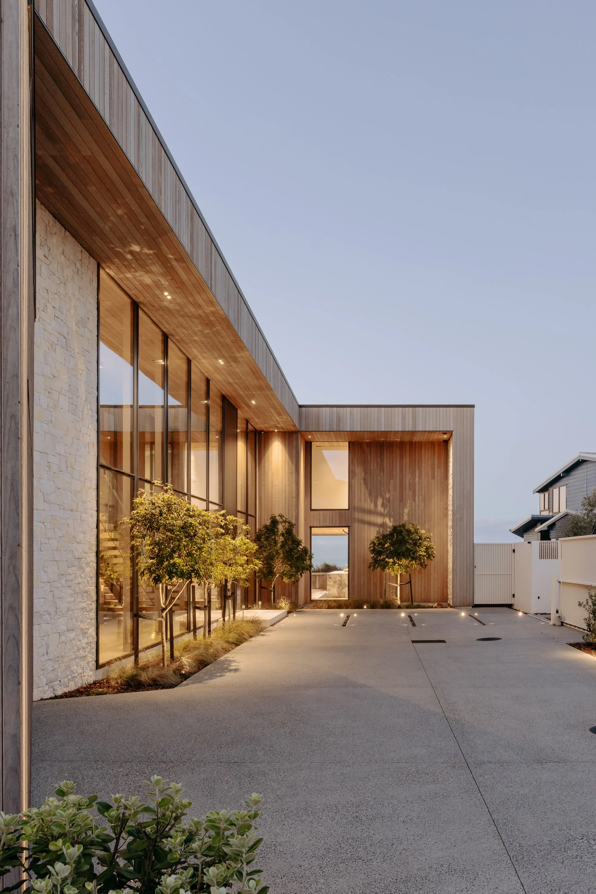 the-retreat-papamoa-driveway-02.jpg