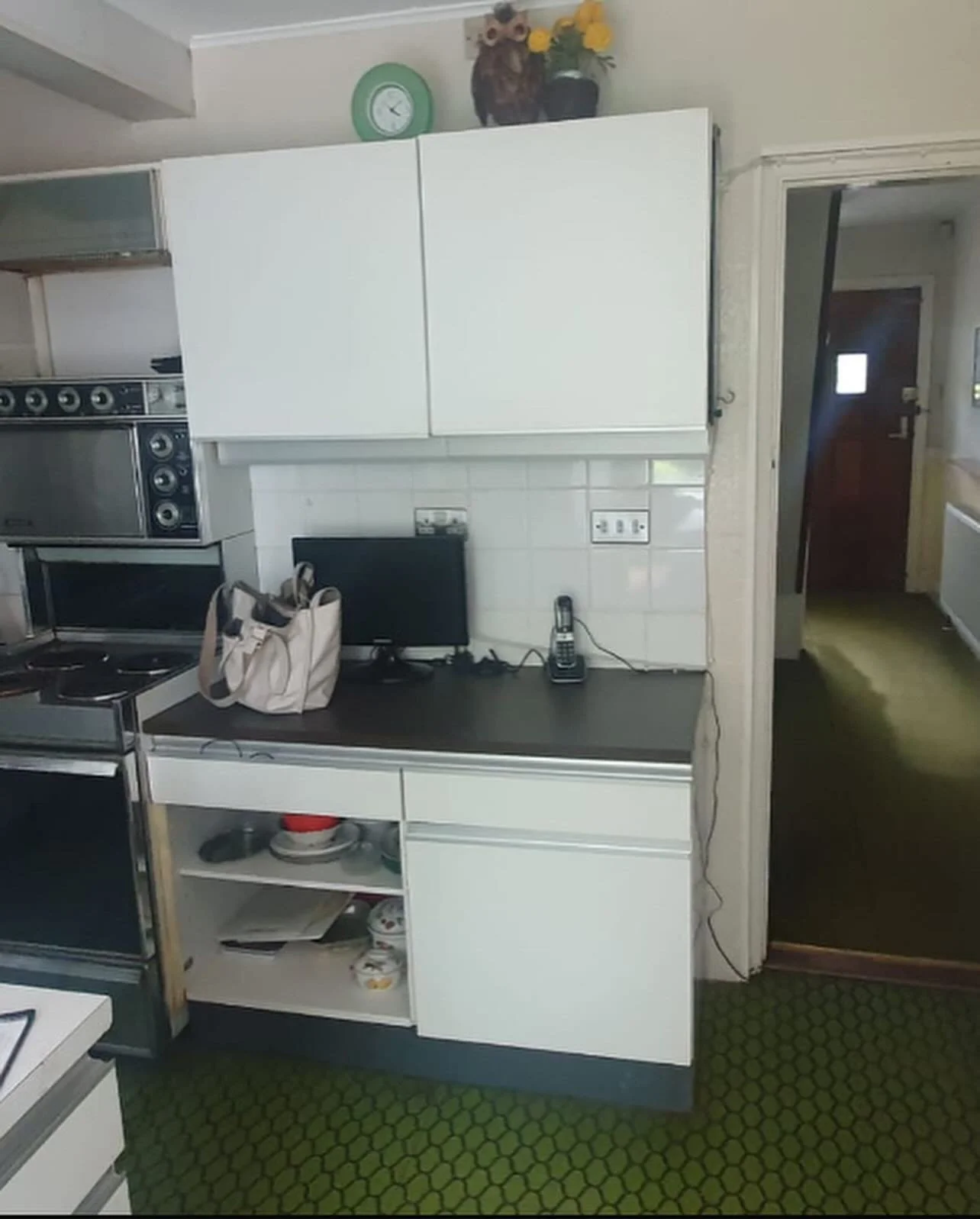 *Scroll across* Another refreshing rental property project completed, using the iconic gloss square slab design doors in white from the ECO Image collection, complimented by brushed nickel handles &amp; the beautiful Carrara laminate work surface to 