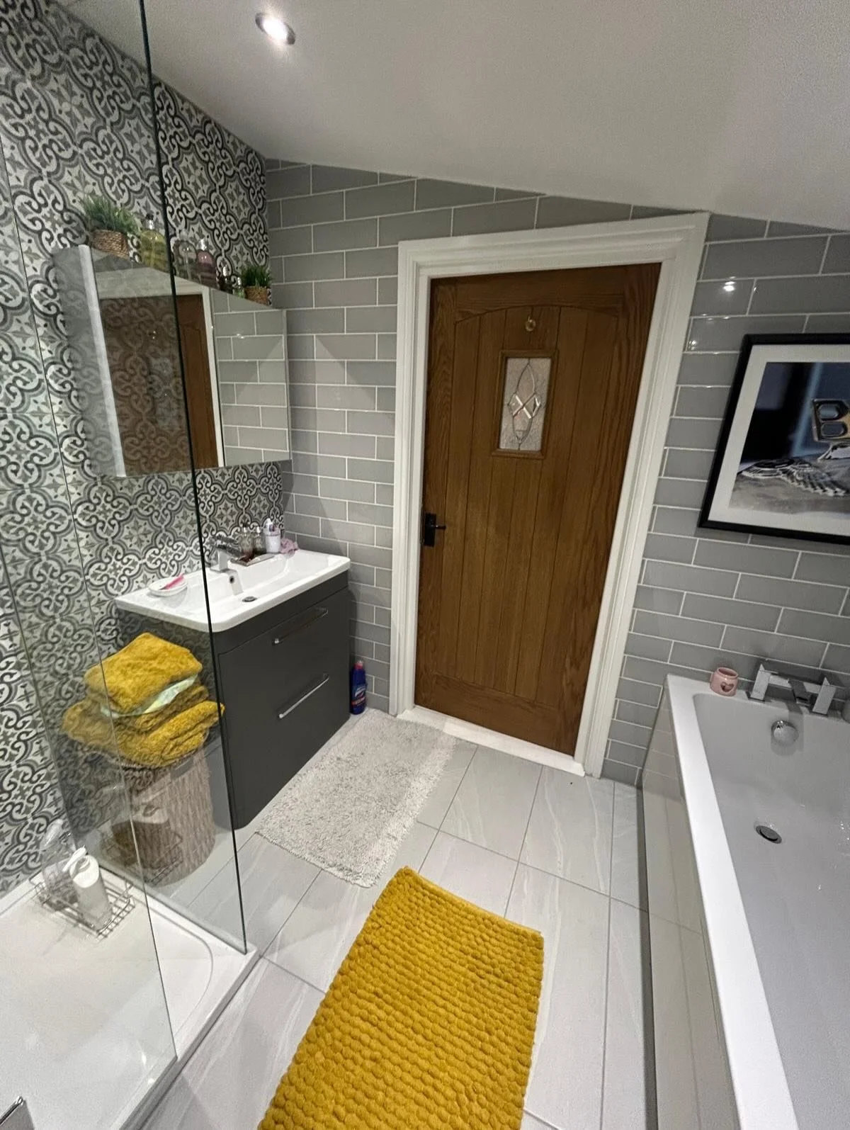 A lovely finish to this bathroom project installed by Aquarius, a varied selection of materials &amp; tiles used to showcase the originality of the bathroom &amp; the clients vision🩶 pop in store if we can help you with future projects
#bathroomdesi