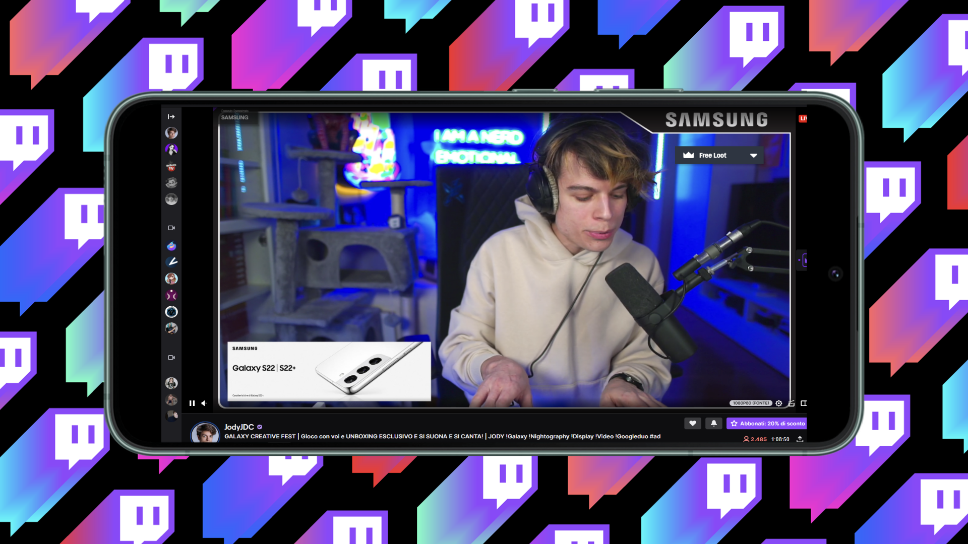 Schermo di uno smartphone che mostra un ragazzo con cuffie che fa una diretta su Twitch, con sfondo illuminato di neon e decorazioni di arredamento domestico, e un banner pubblicitario di un telefono Samsung