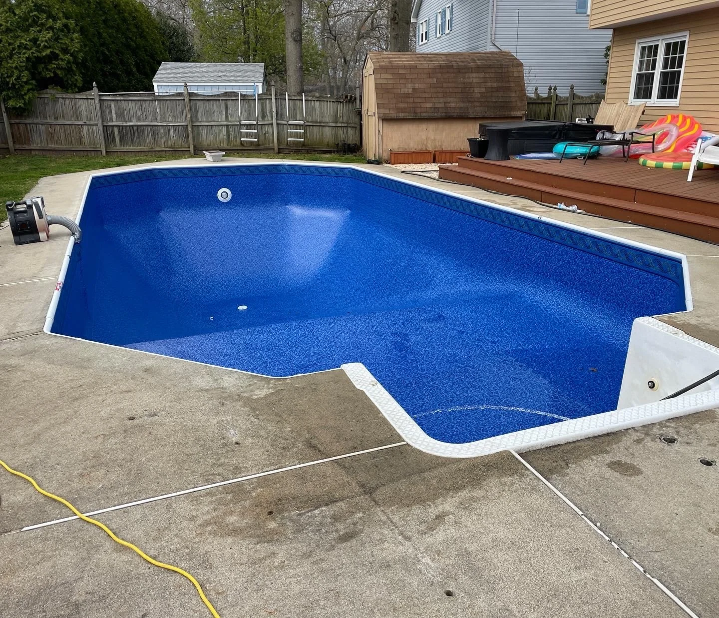 Howell_Dark Blue_Rosenboom_3F5.JPG