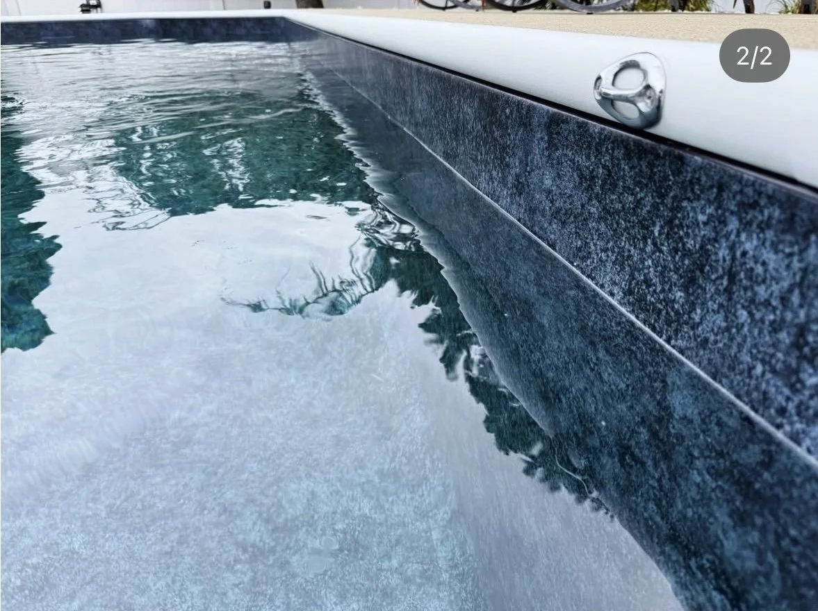 Island Onyx by Merlin