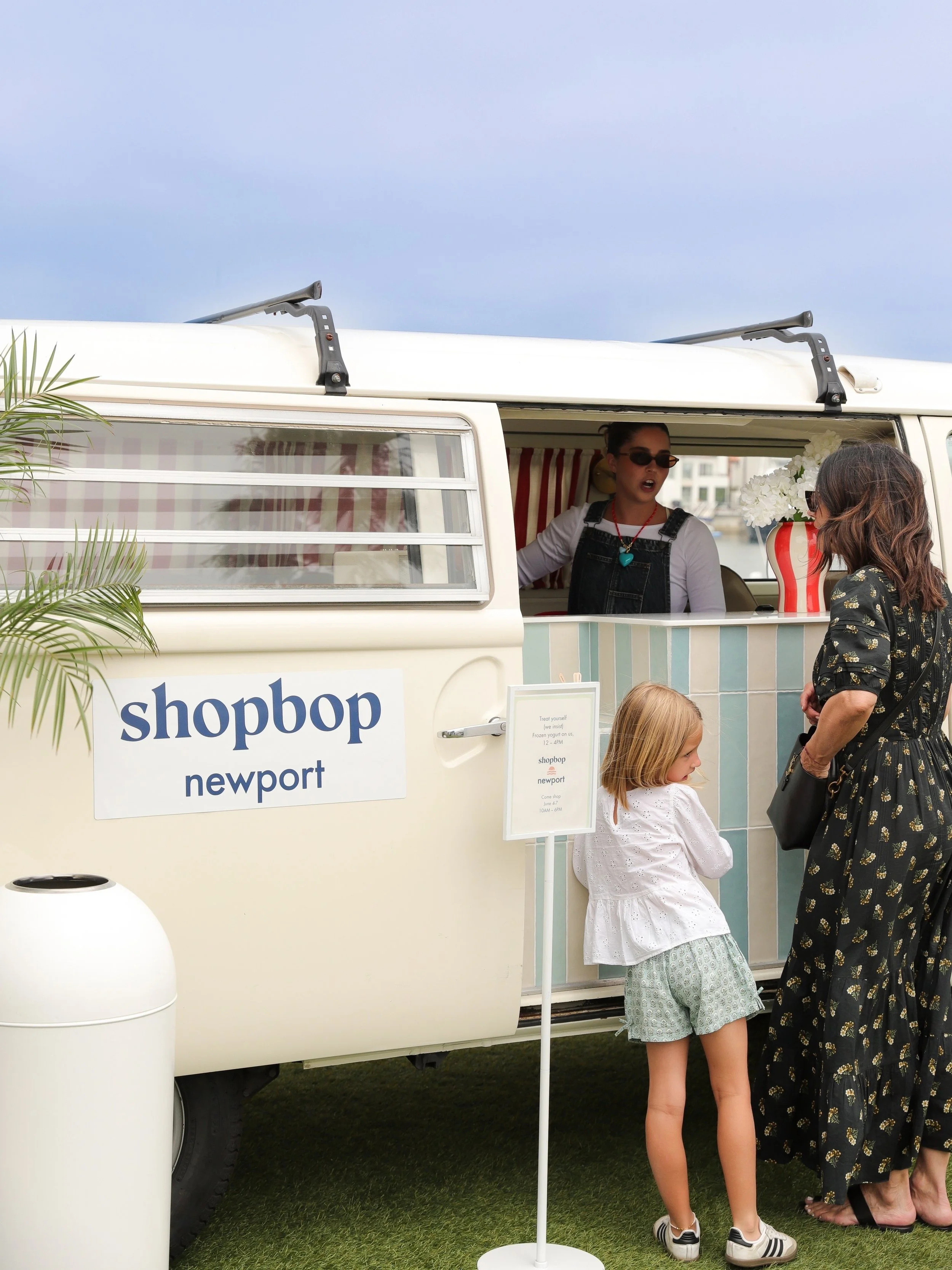 It's the final day to stop by the @shopbop Pop-Up at The Shore ☀️⁠
⁠
🍦 Froyo by @charafroyo 
✨ Screenprinting with @madewell 
🛍️ Curated shopping from @shopbop 
⁠
Don't miss out! #TheShoreatLidoMarinaVillage