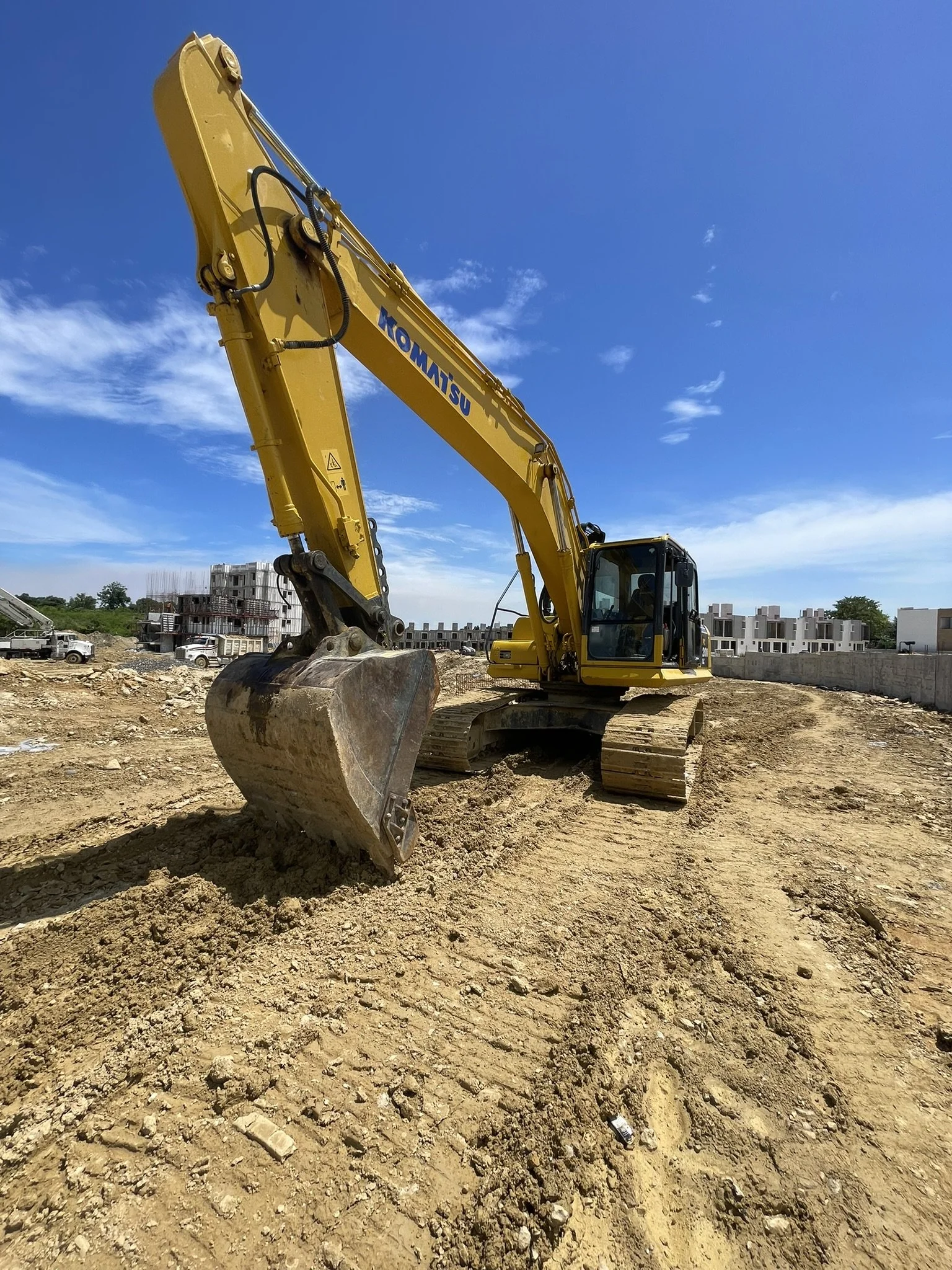 “Excavaciones y preparación de terreno para obra civil GOMEX”