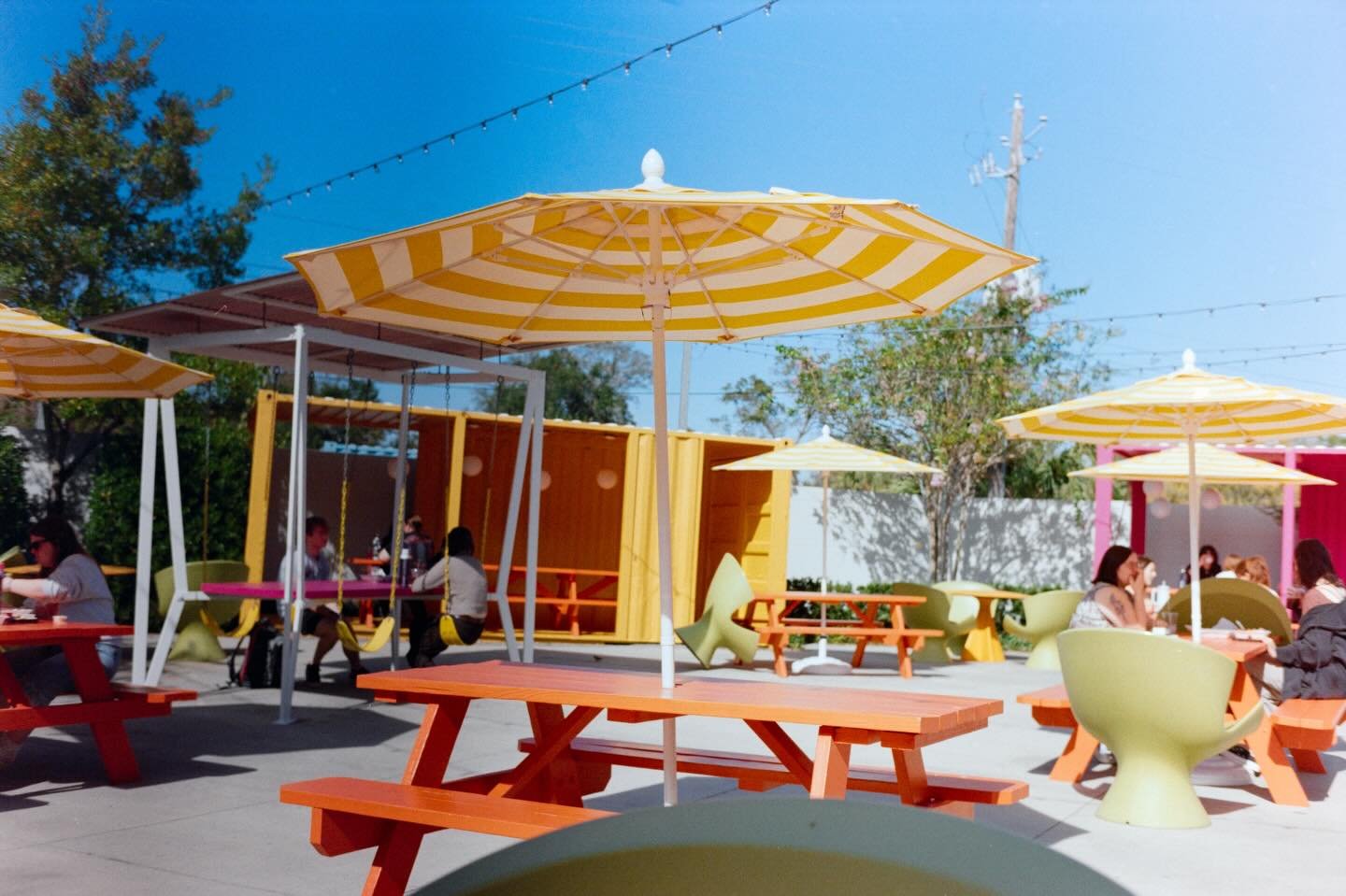 Some examples of how different film stocks render color! 

First image: Kodak Kodacolor 200
Second: Lomography Lomo Purple 
Third: Lomographpy Metropolis 

All scanned by Us!

@kodakprofessional 
@lomography