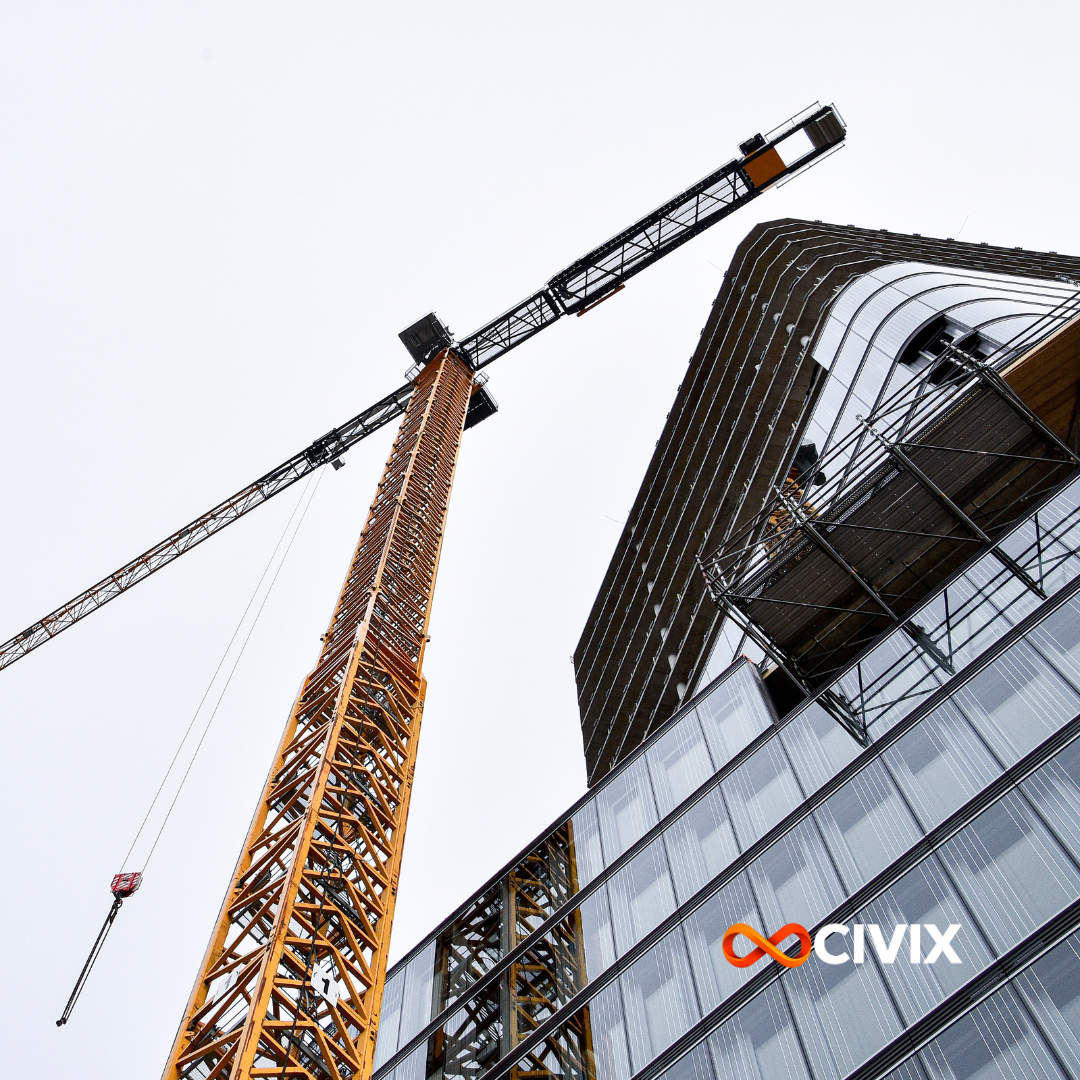Ventanería de vidrio y aluminio instalada en proyecto de construcción.