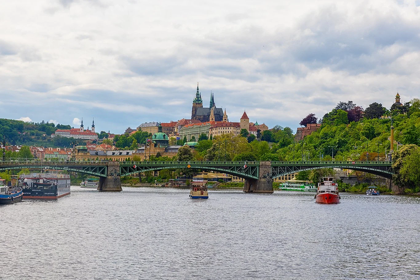 PragueRiver.jpg