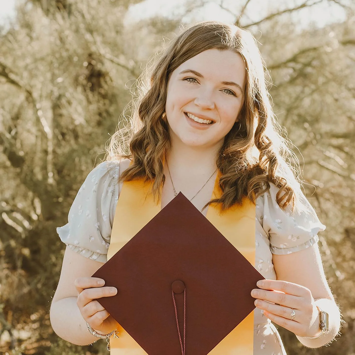 The future Teacher Ashen 👩🏼&zwj;🏫🎓 

I&rsquo;m trying so hard to get better at posting here 🤦🏽&zwj;♀️ but don&rsquo;t forget to book your session and dm me I have limited availability for may and June! 
.
.
.
.
.
.
.
#arizona #arizonagraduation