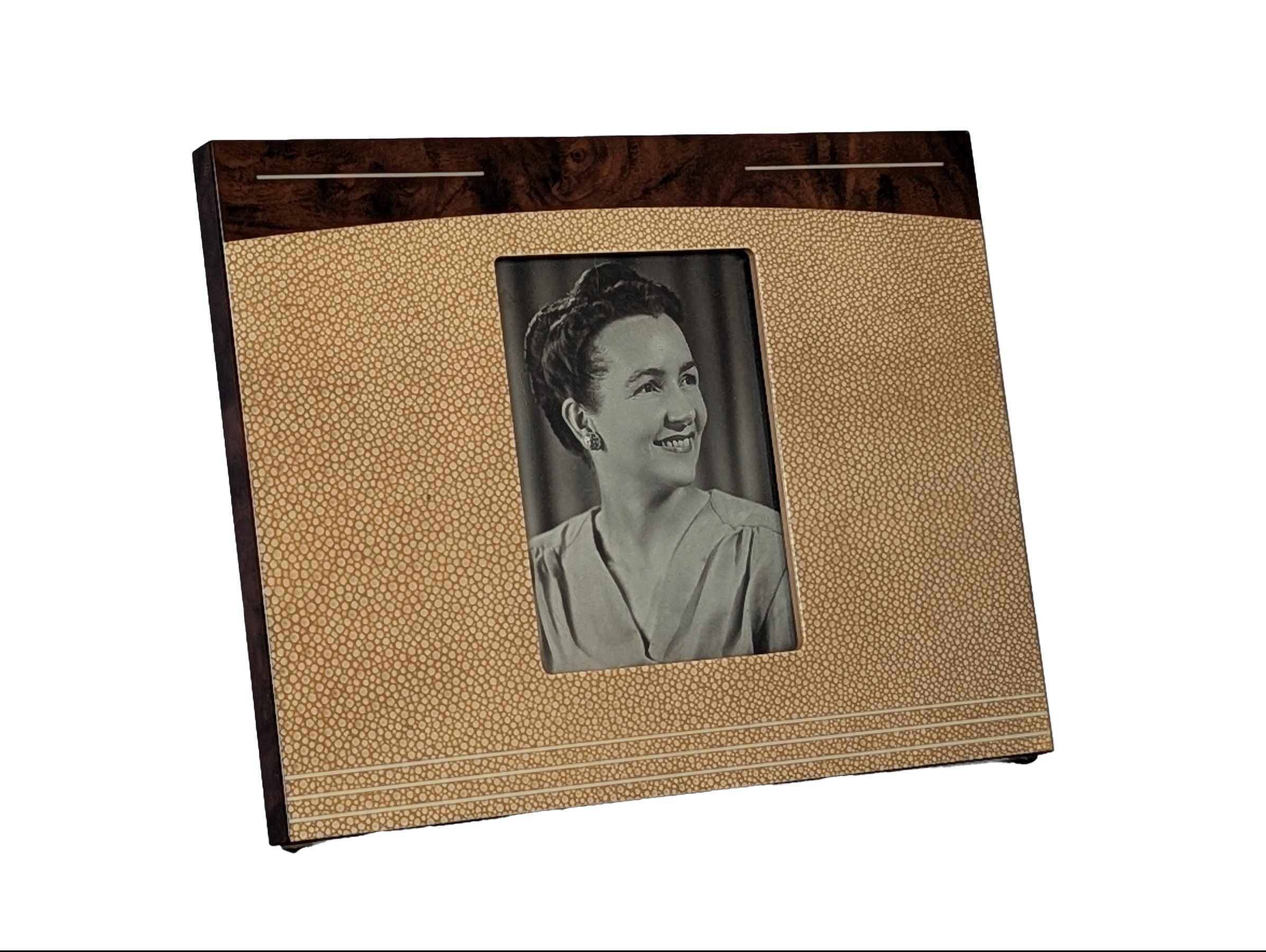 photoframe-shagreen-walnut-portrait (4) p.jpg