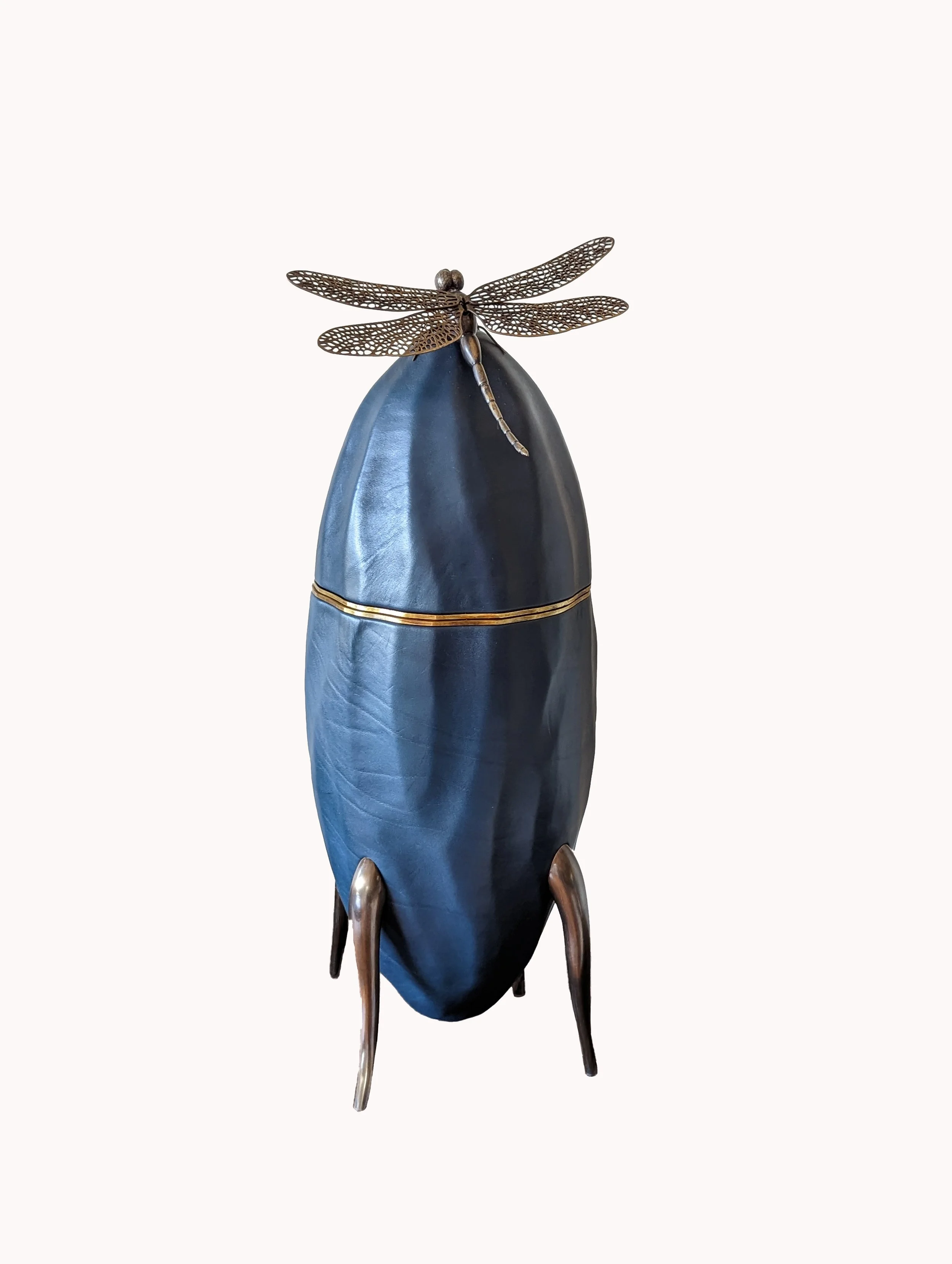 dragonfly-champagne-cooler-blue-leather-750ml  8.jpg