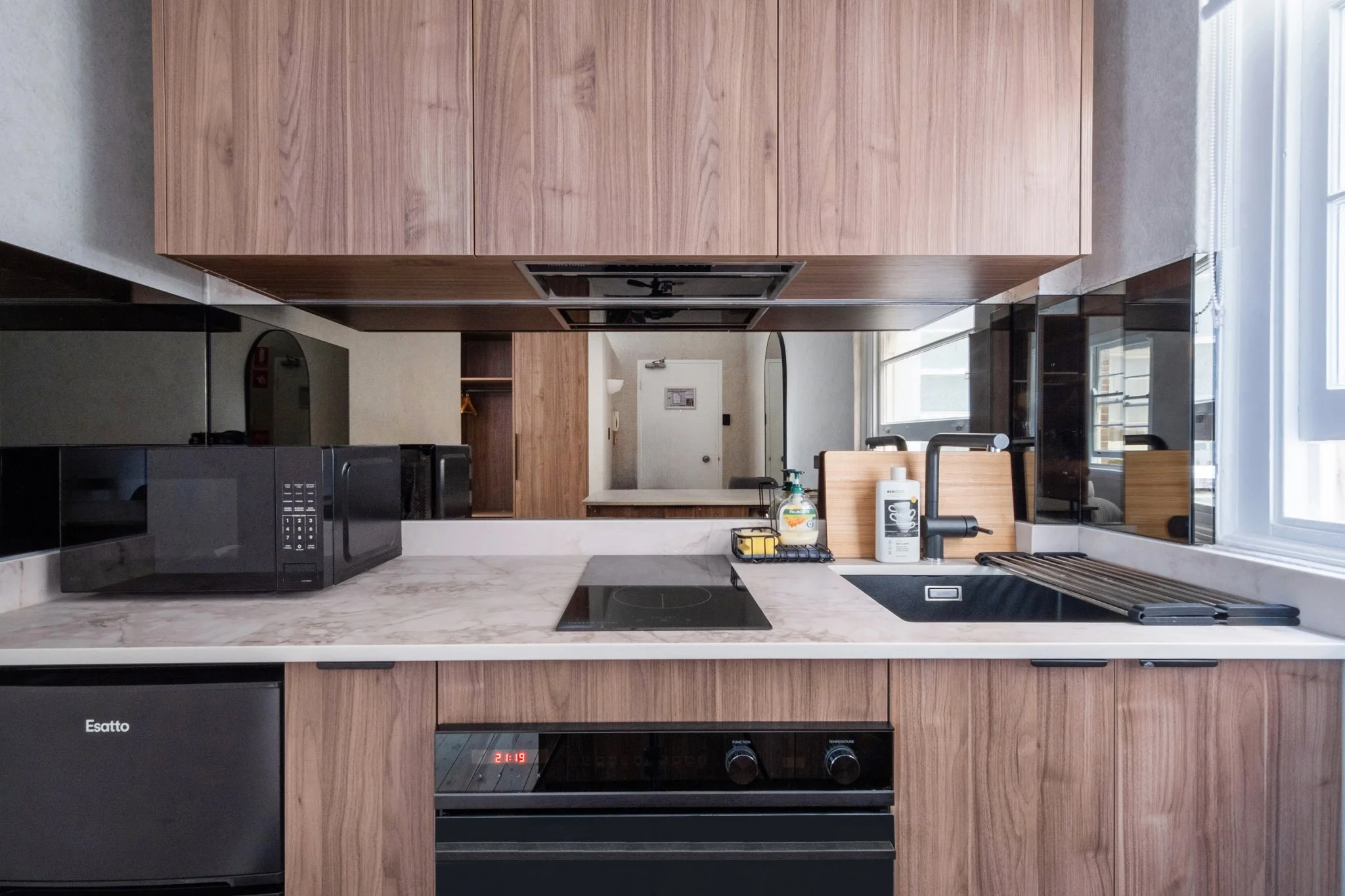 30 3 Crick Ave Elizabeth Bay (4 of 17).jpg