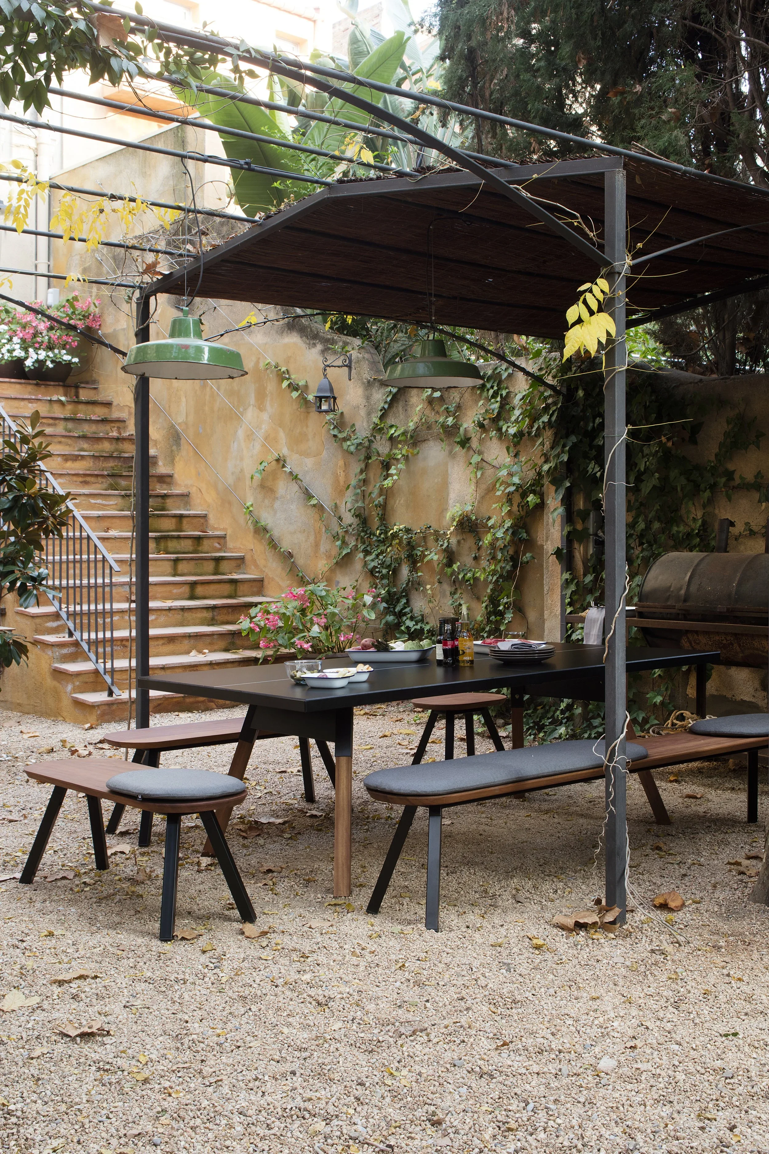 YouandMe_Outdoor+Pingpong+table_black.webp