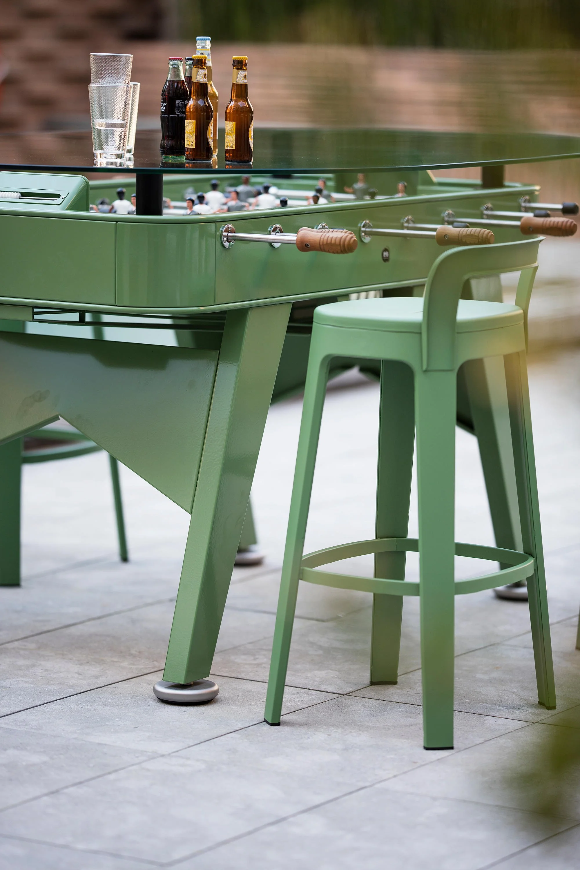 rs-dining-tall-oval-green-ambient-01-fam-g-arcit18.jpg