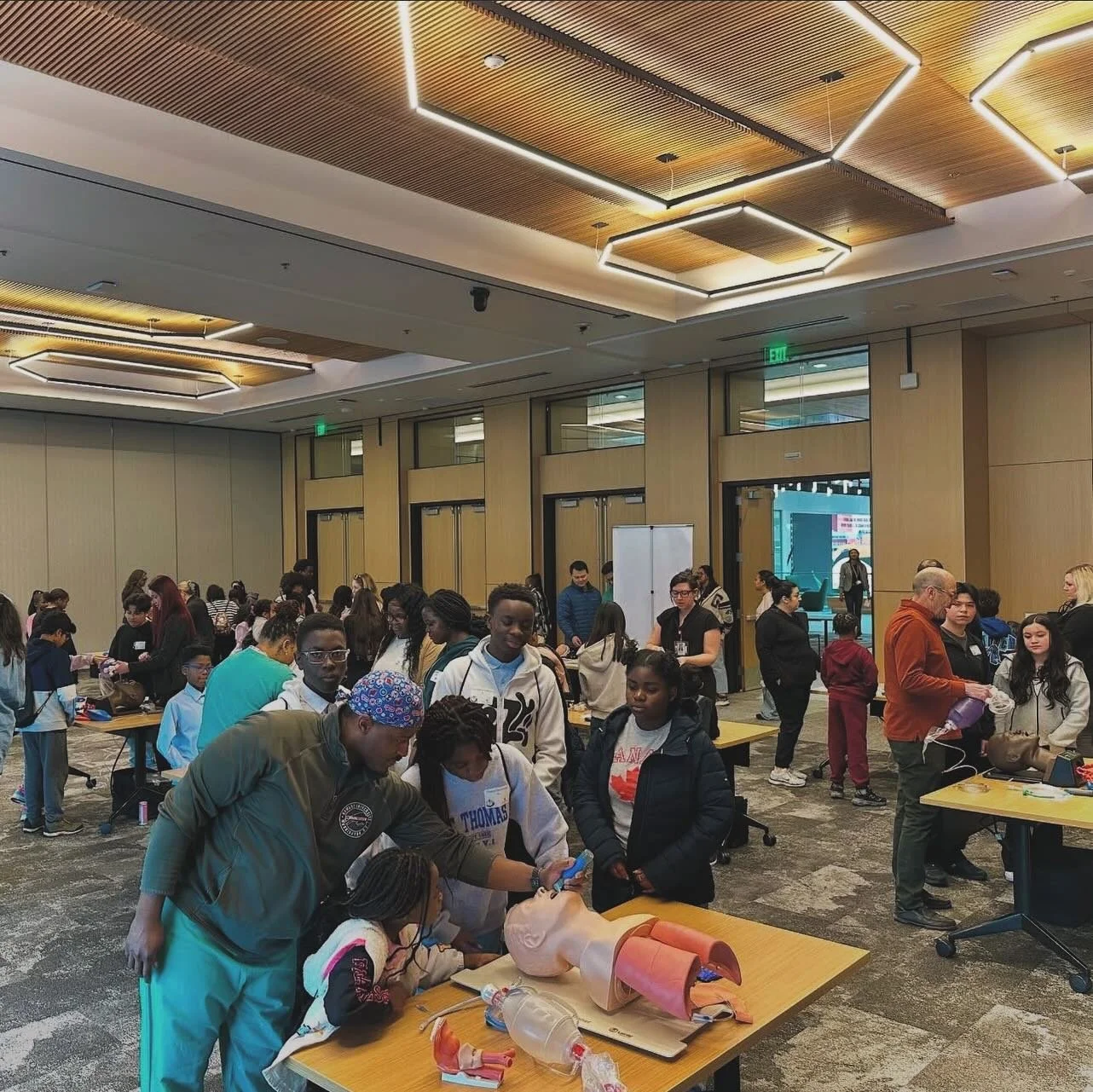 Mile High Medical Society had the privilege of participating in the Youth Summit with Black Men in White Coats. 🩺👨🏽‍⚕️
The event provided a platform for inspiring and empowering young minds, particularly those from communities that are often