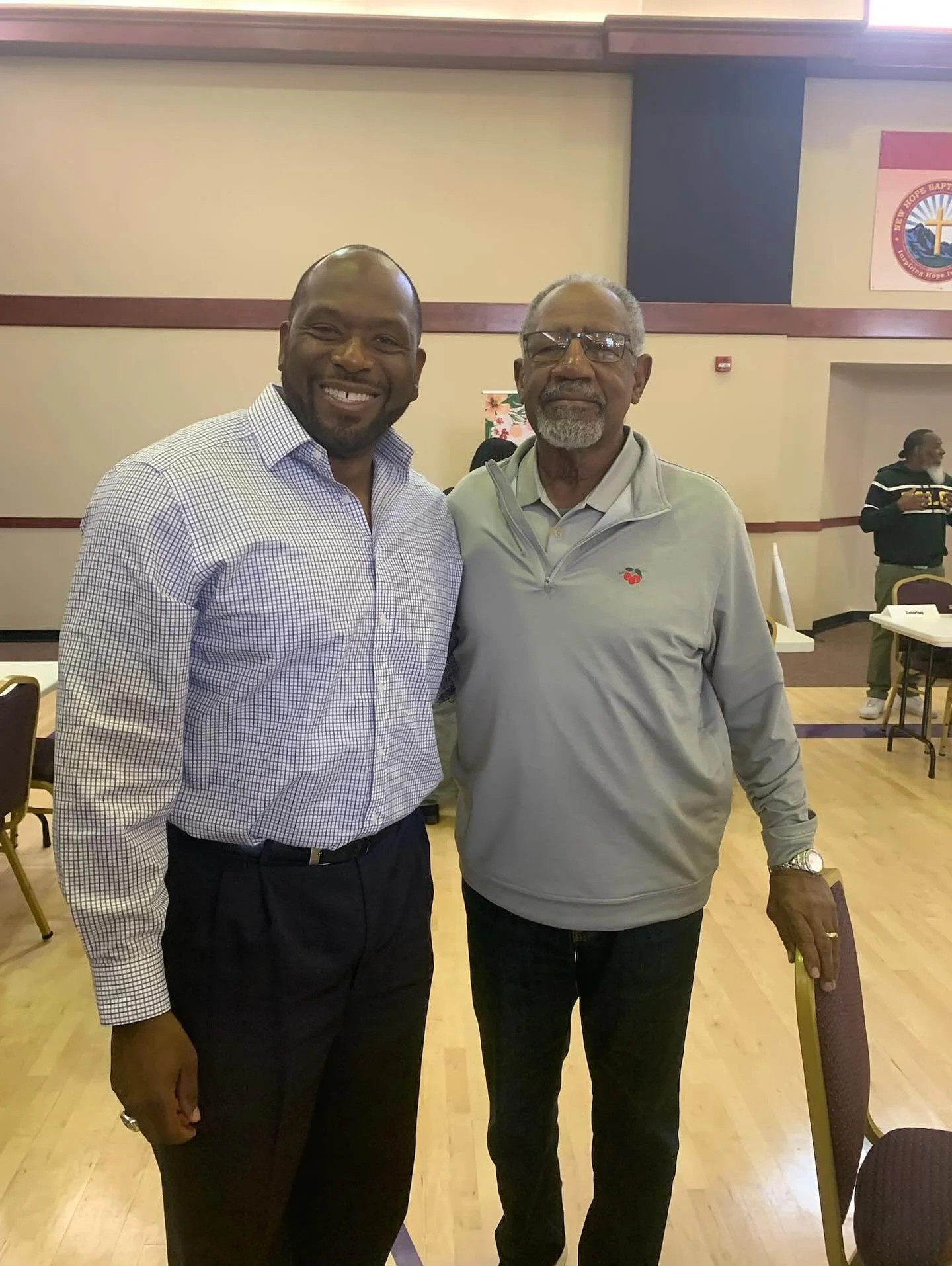 High school career exploration ⭐️🏫
Capitalized on the opportunity to gives HS students medical perspective, all while teaching our older students how to tie a surgeons knot 🪢