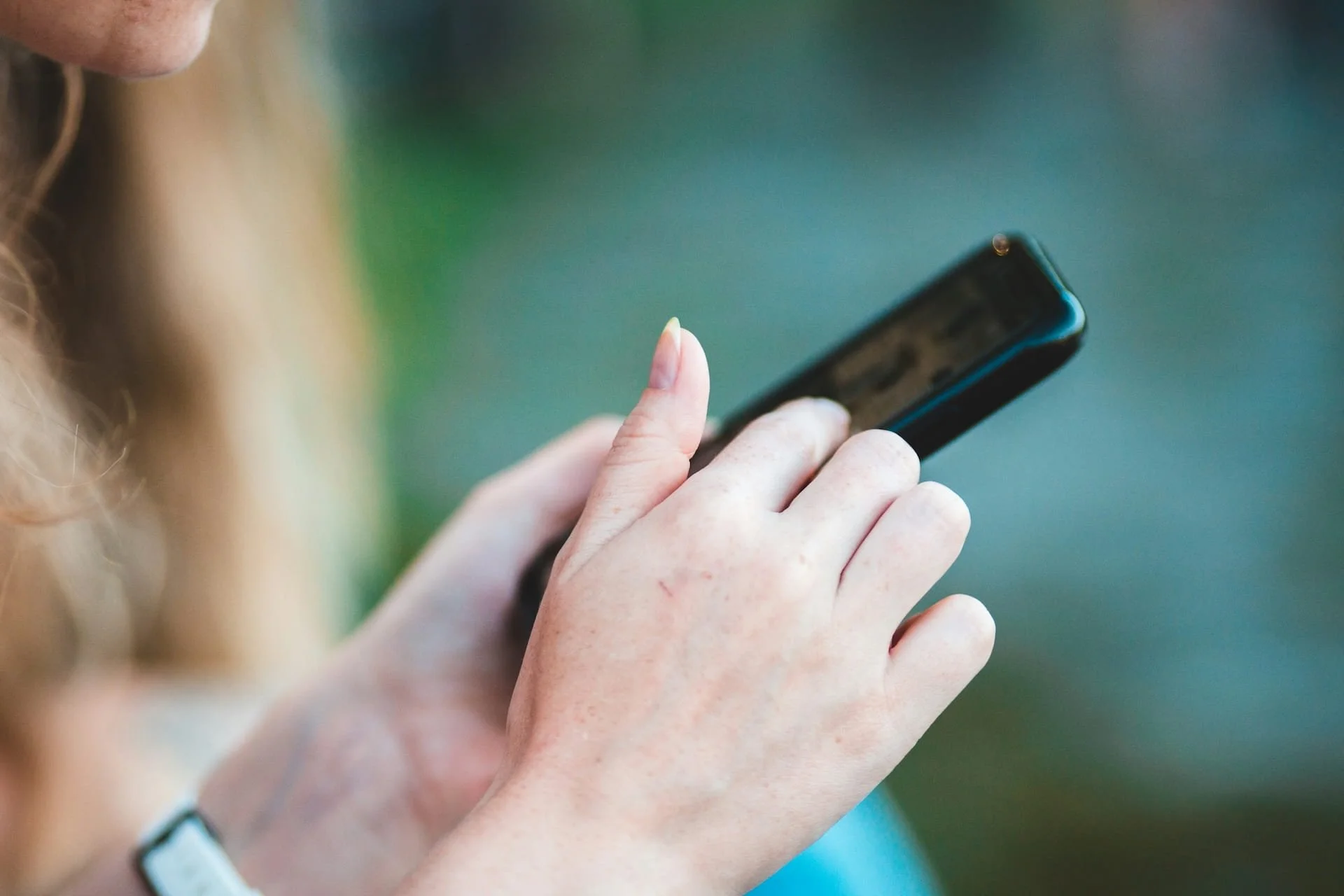 Colorado teen conducts survey exposing social media's negative impacts on mental health