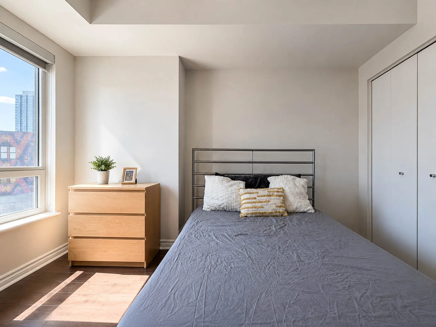 Bedroom Photo 2.jpg
