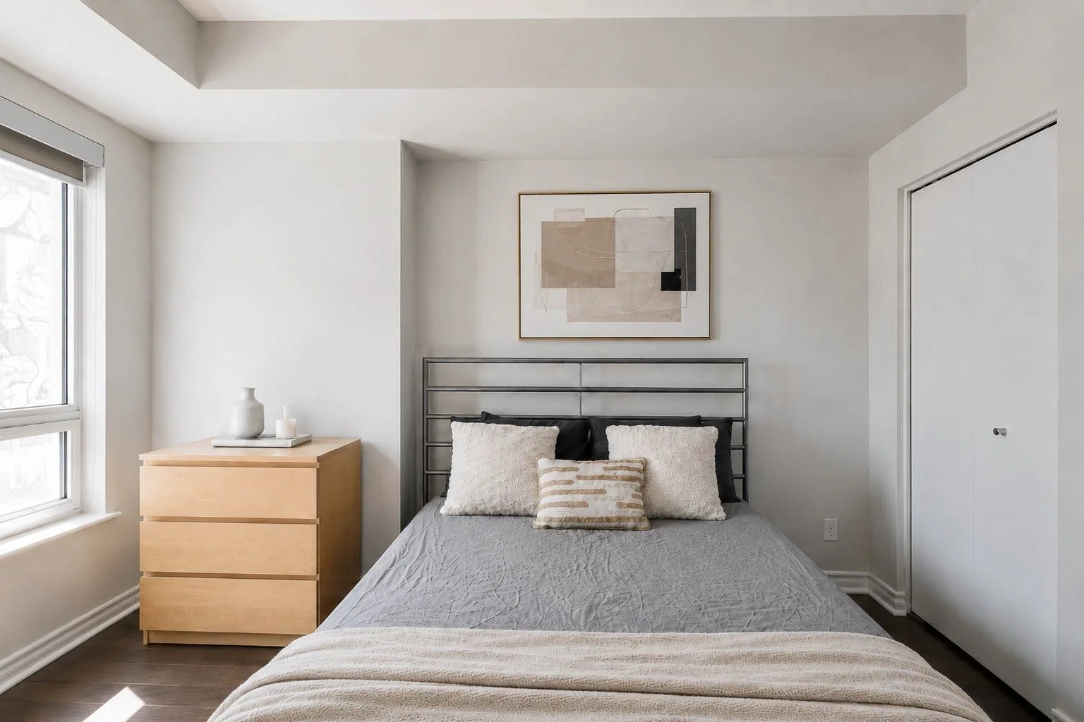 15_Bedroom_Alternate.jpg