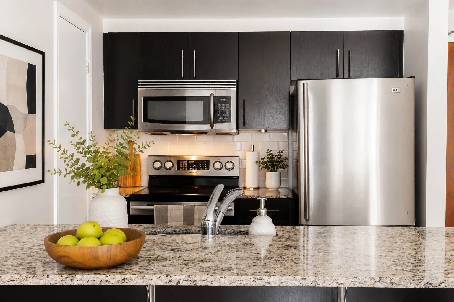 28_Kitchen_Closeup.jpg