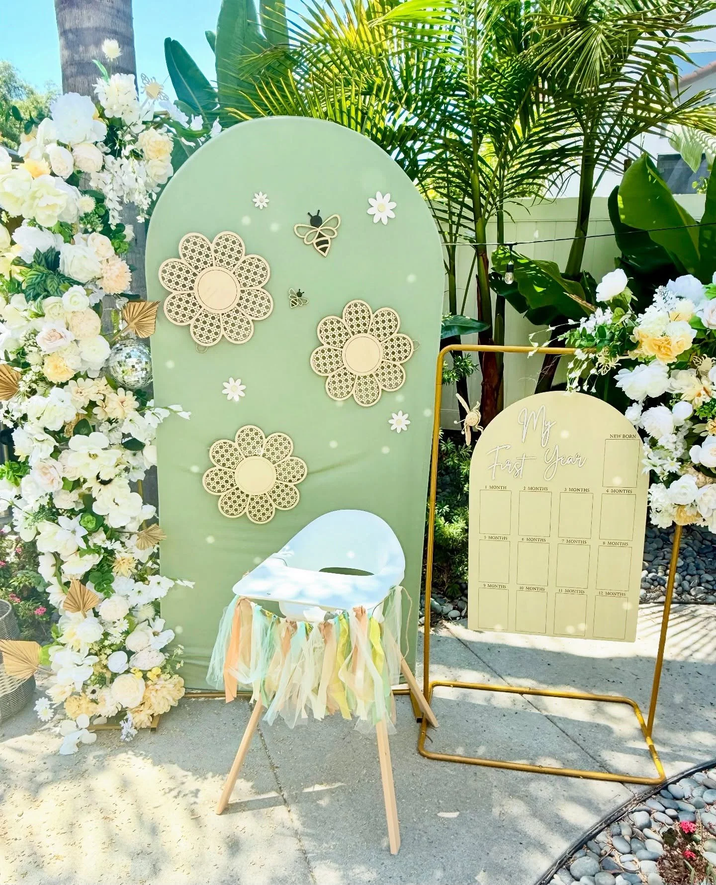 We're still buzzing over Estelle's very first bee-day!

From custom soft play to flower arches, we loved celebrating this little honey.

#sandiegomoms #sandiegokids #firstbirthday #kidsparties #sandiegophotography