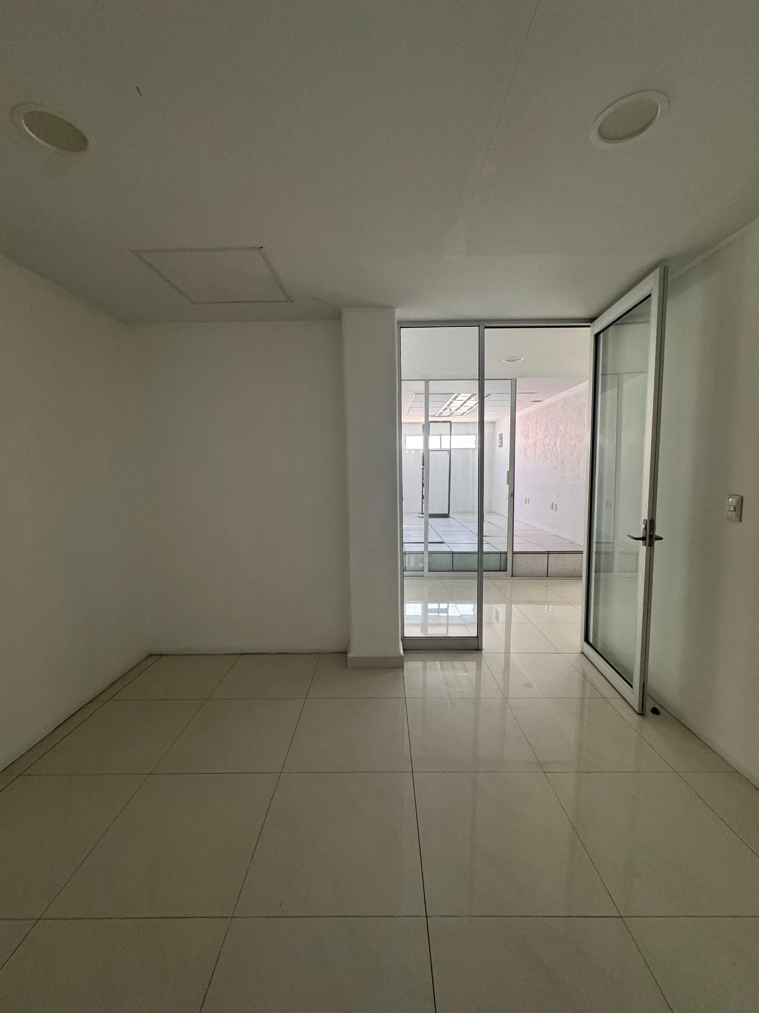 WhatsApp Image 2025-11-16 at 15.21.07 (13).jpeg