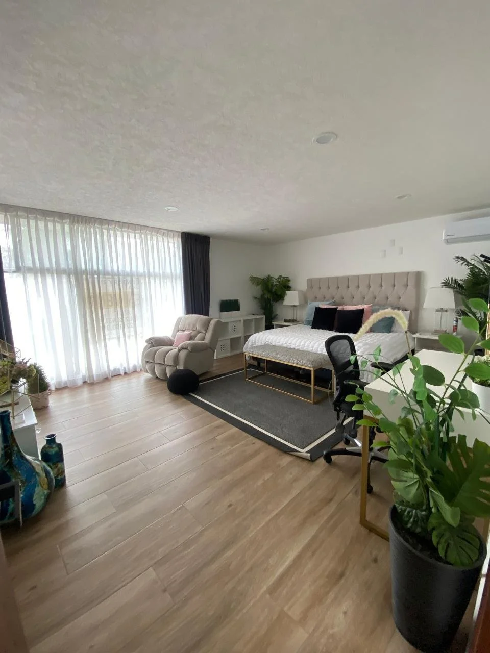 WhatsApp Image 2025-11-01 at 10.03.51 (7).jpeg