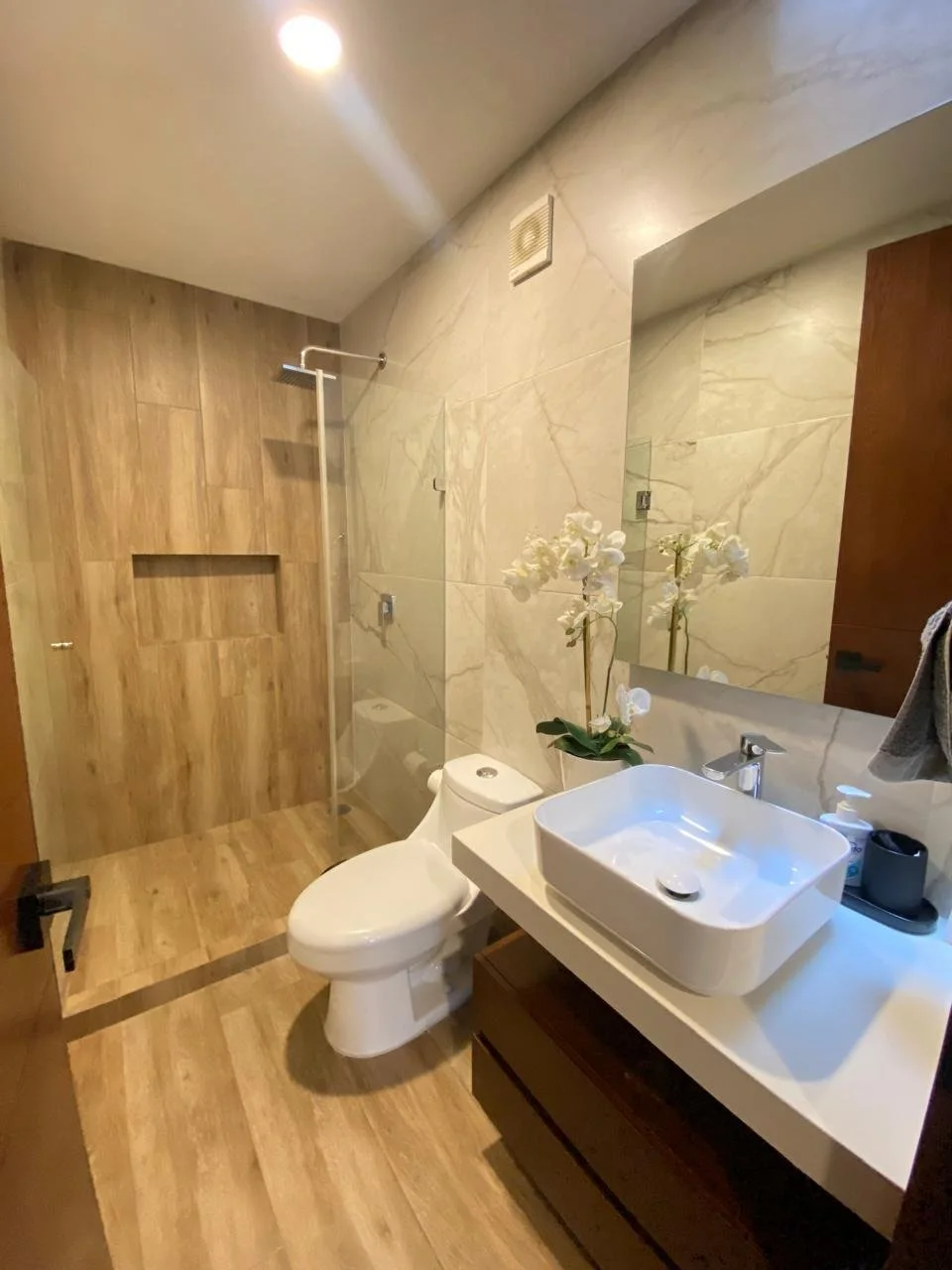 WhatsApp Image 2025-11-01 at 10.03.49 (1).jpeg