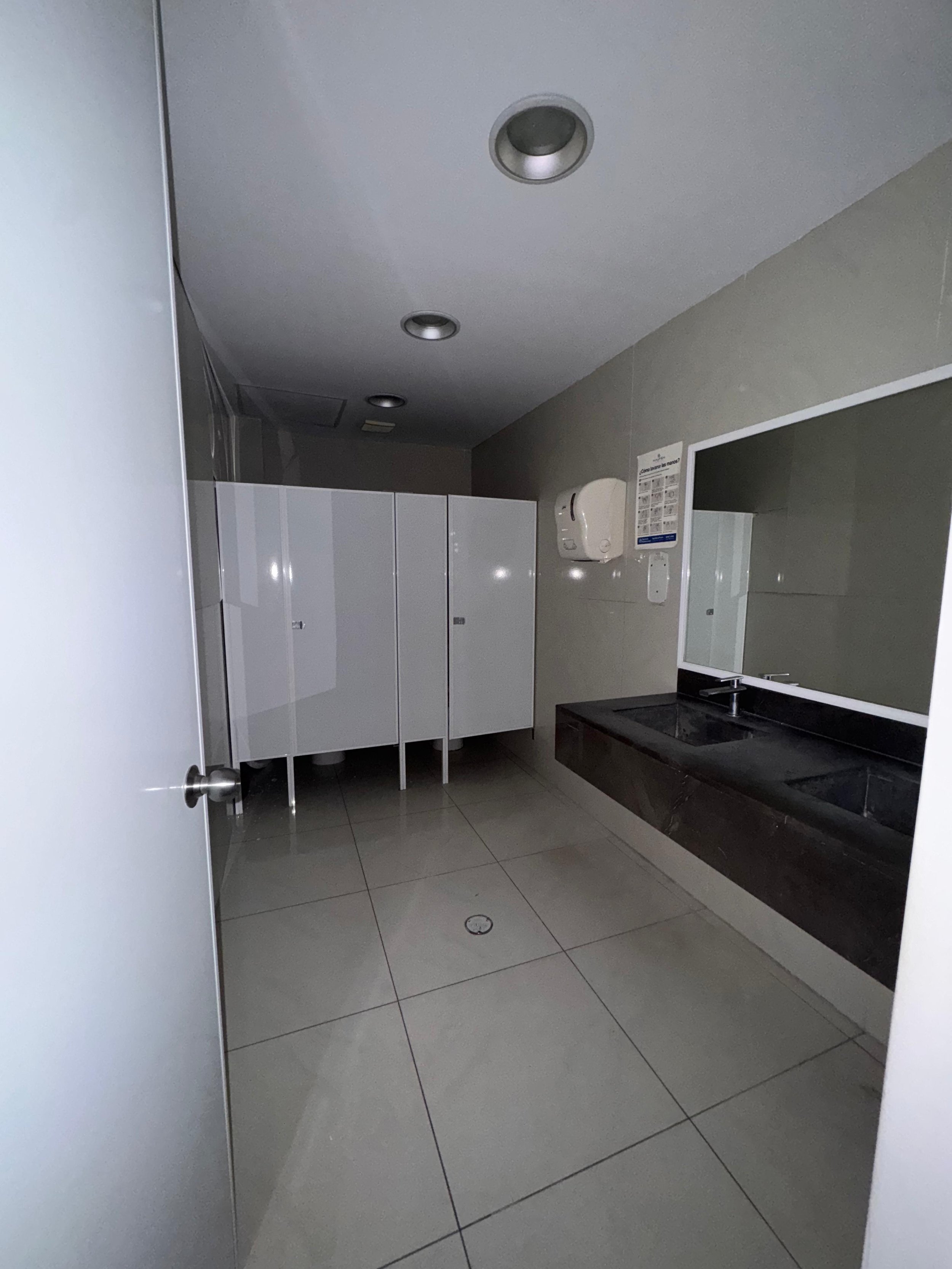 WhatsApp Image 2025-11-16 at 15.21.06 (16).jpeg