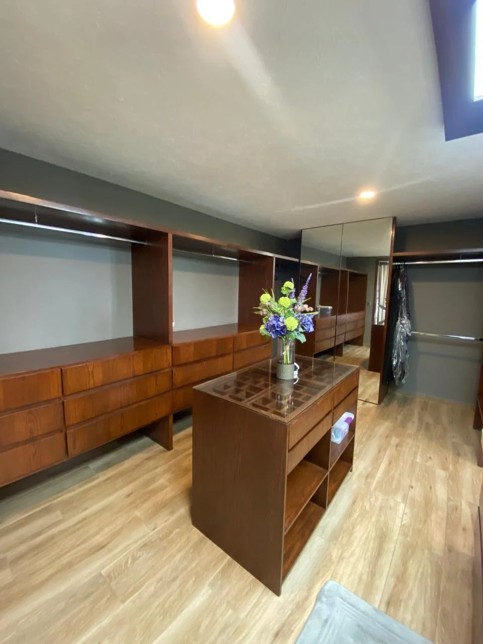 WhatsApp Image 2025-11-01 at 10.03.52 (1).jpeg