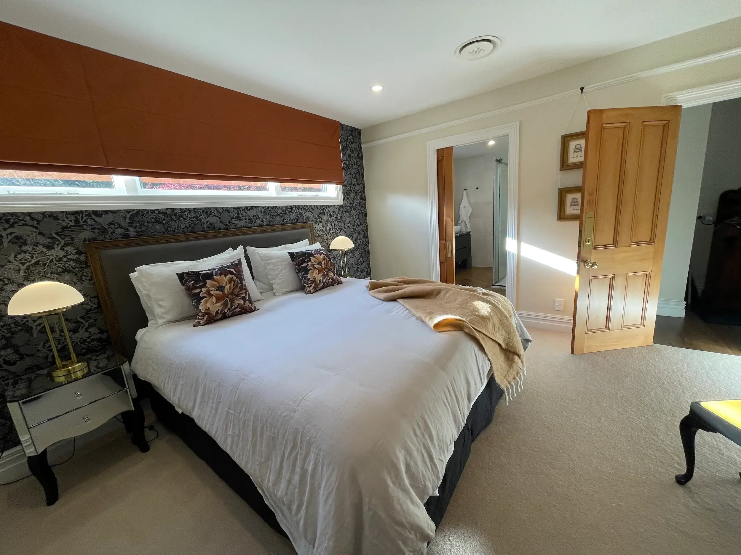 Takahē room at Plane Tree Villa accommodation Christchurch 2.webp