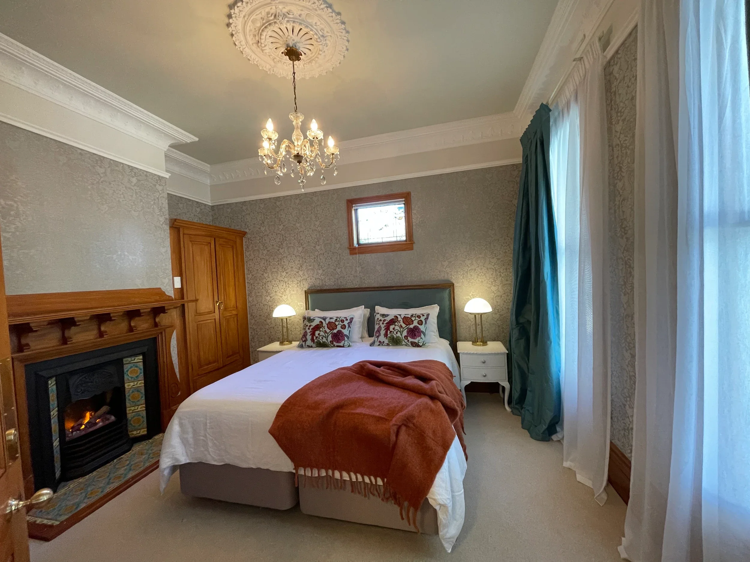 Kererū king room at Plane Tree Villa accommodation Christchurch.webp