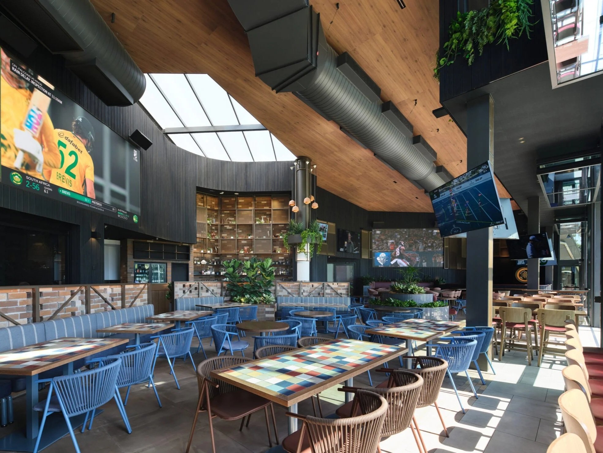 Arana Leagues Club Deck Upgrade