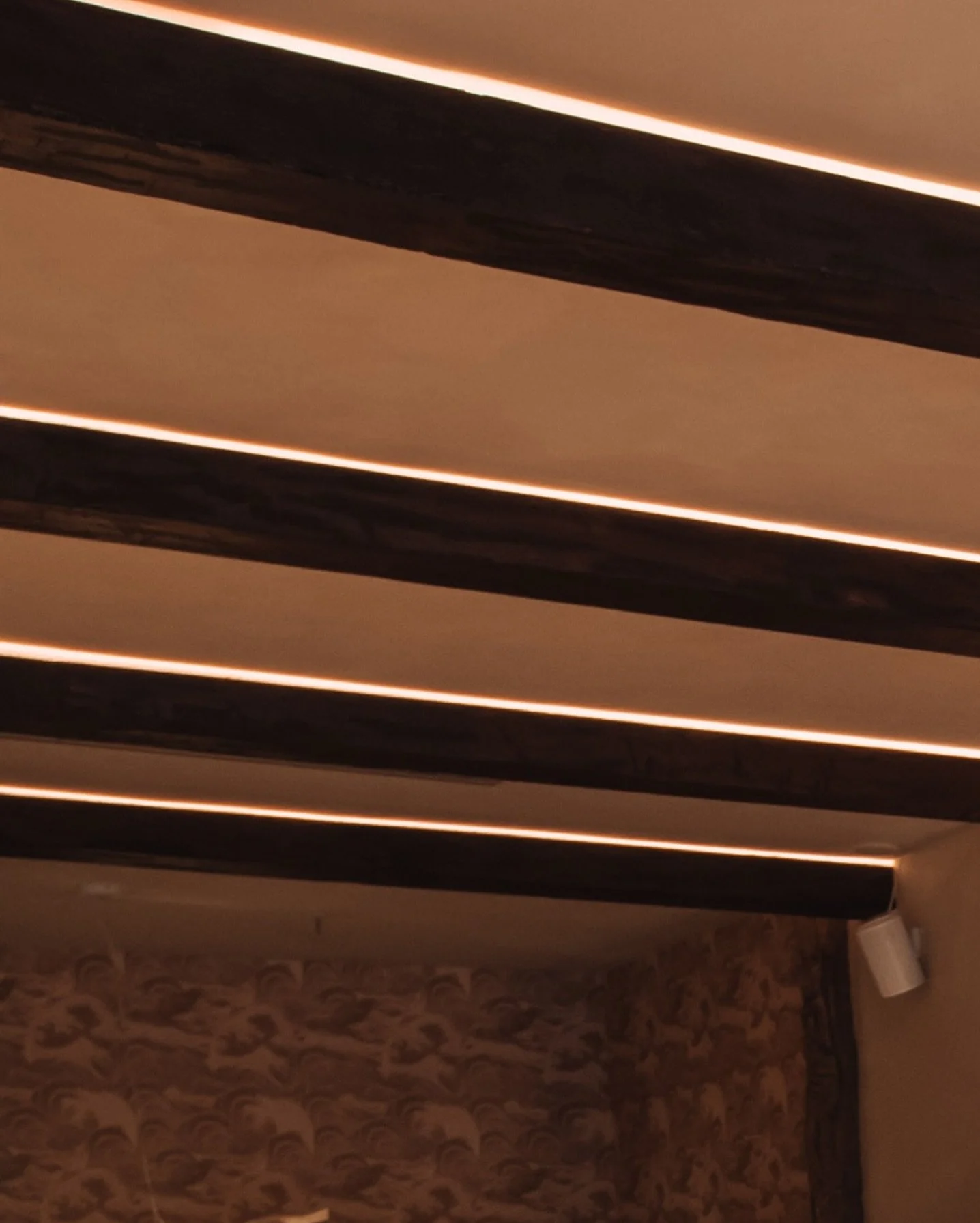 Mutsu &mdash; A refined izakaya inspired by the serene city in northern Japan 🇯🇵
Blending tradition with a warm welcome, we serve Japanese dishes made for sharing and savoring.
Soft opening August 15 &mdash; contact@mutsu.love for early reservation