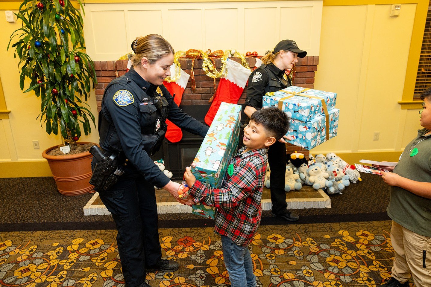 Our Holiday Heroes helped bring magic and wonder to 47 families at this year's Winter Wonderland celebration! With the incredible support of our Adopt-A-Family sponsors and the Santa Barbara Police Department, festivities this year included games, ac