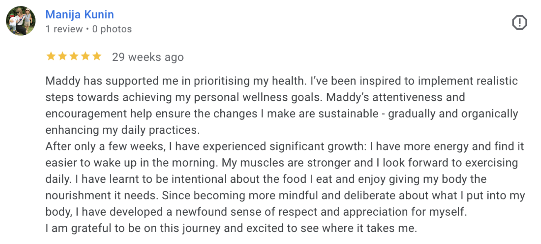 Screenshot of an online review by Manja Kunin highlighting positive feedback about a health support program involving Maddy, focusing on wellness, energy, strength, mindfulness, and self-respect.