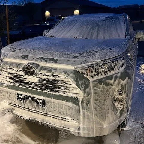 Why the Wash Matters 🚿
Ceramic coatings and paint correction get the spotlight—but none of it lasts without the right wash first.
Our wash process is designed to:
• Safely lift dirt and grime (no grinding it into your paint)
• Remo