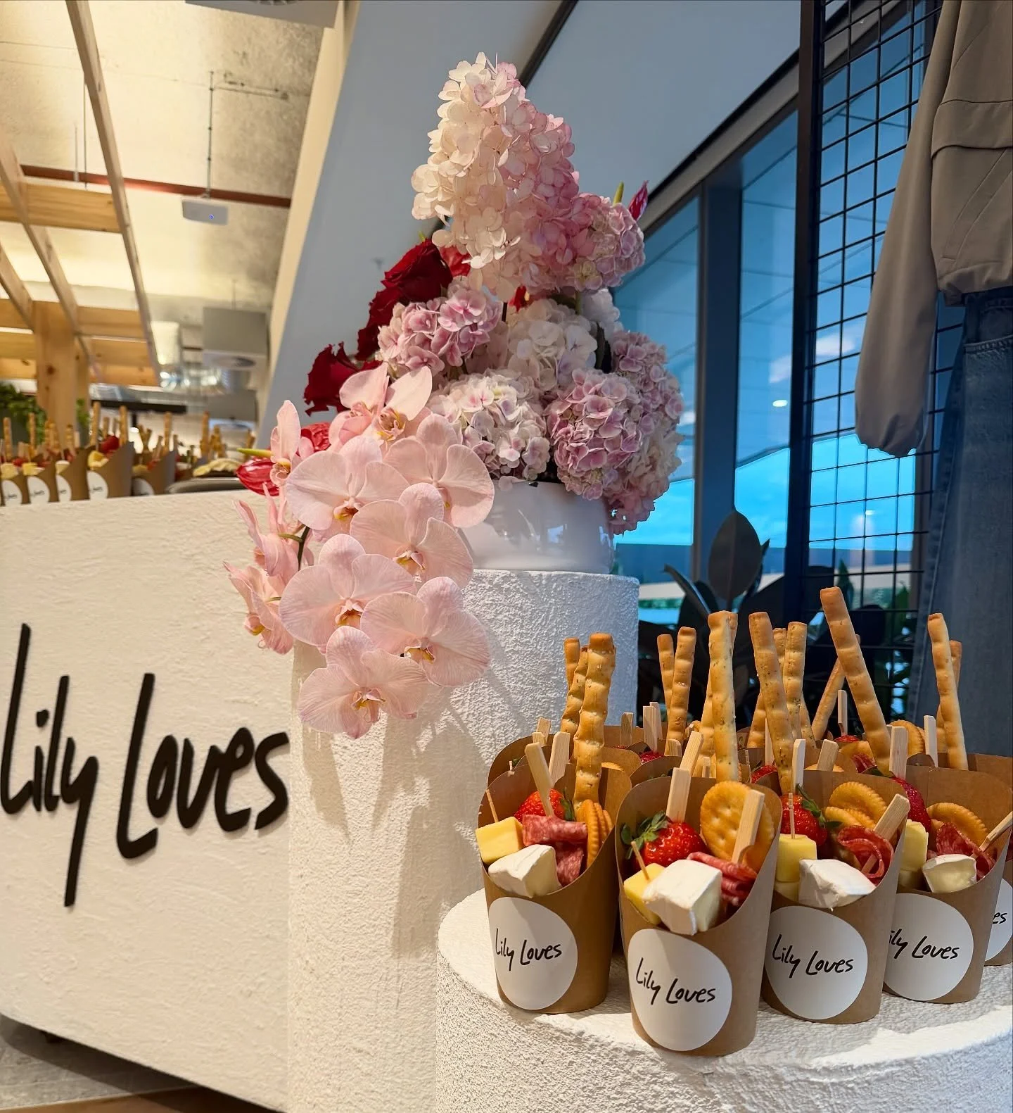 Graze cups for @targetaus Lilly Lovers event 🌸

How cute do they look!! 

#grazecart #charcuterie #charcuteriecups #melbourneeats #melbourneevents