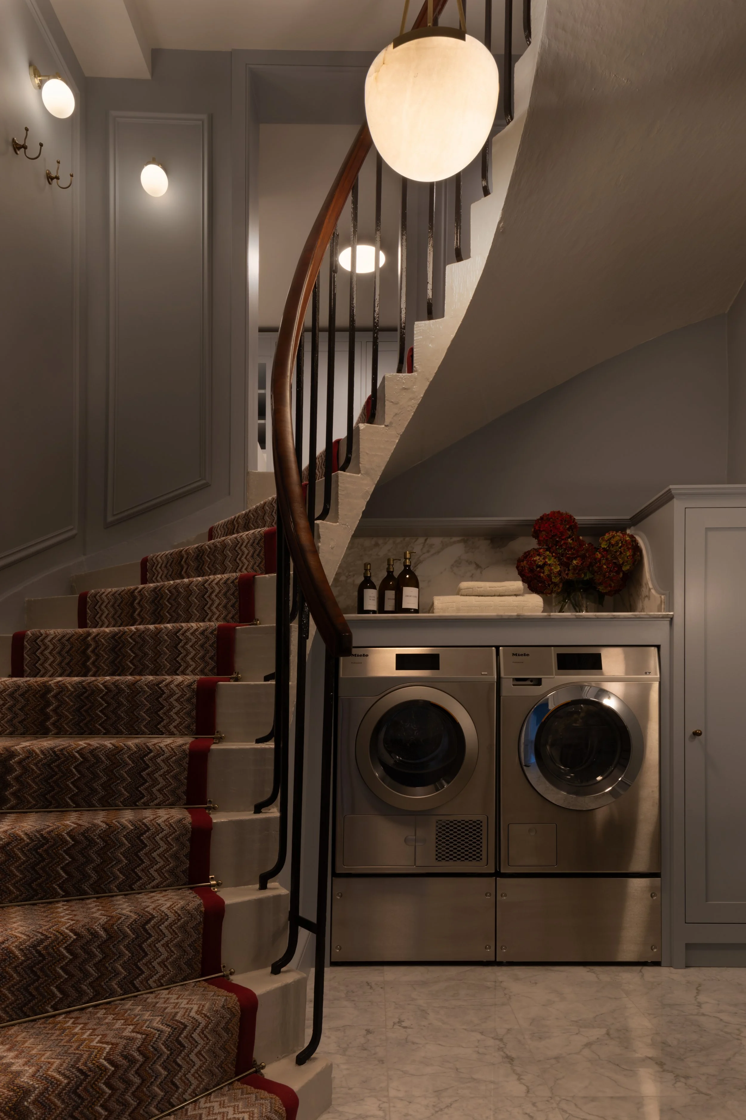 Paul Craig
07776 232 280
www.pcraig.co.uk
p@pcraig.co.uk
Follow me on instagram @paullmcraig