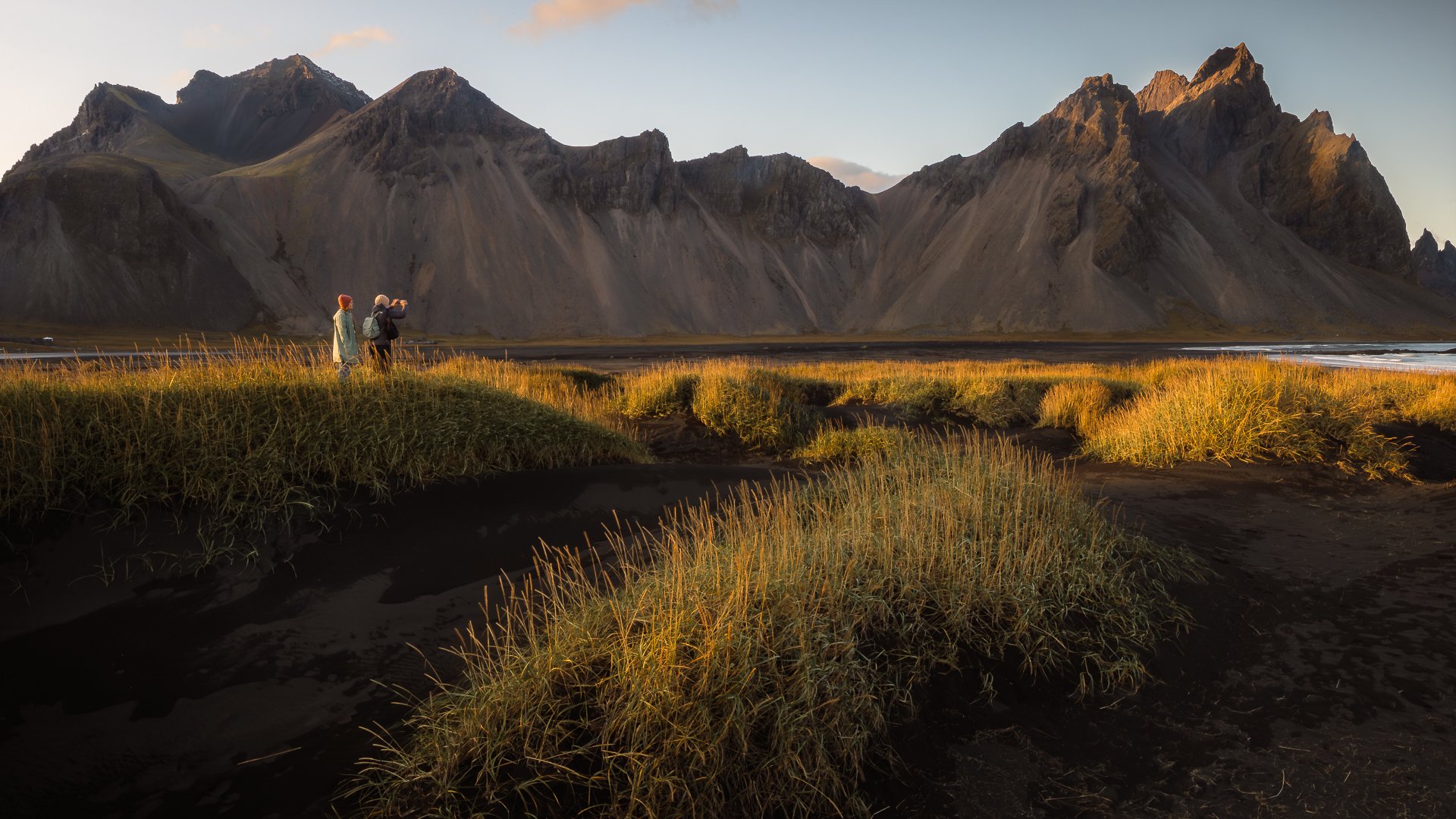 091123-Vestrahorn People-Social.jpg