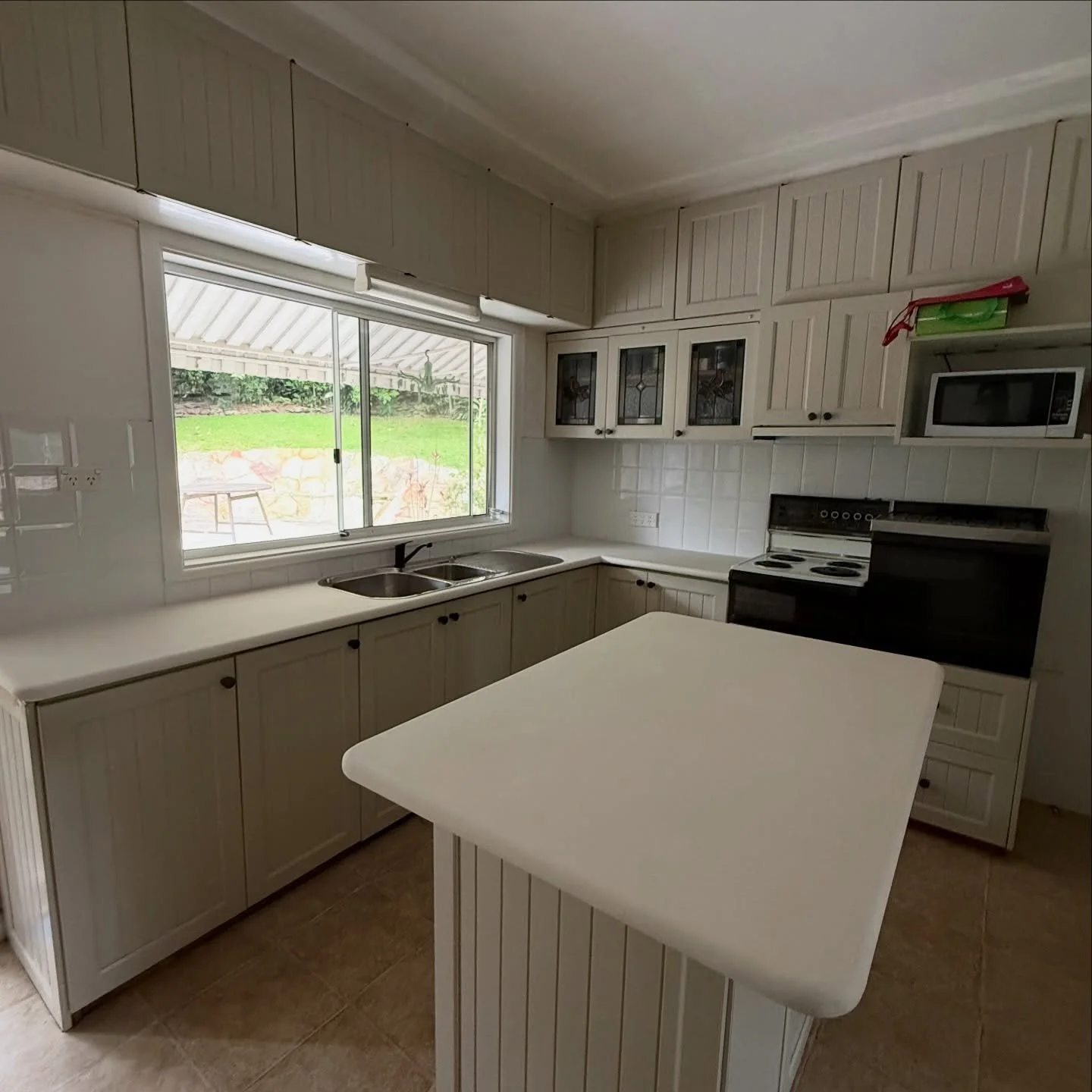 Simple, yet effective. 

SWIPE ➡️ to see the before of the kitchen bench tops. A small change makes all the difference to brighten up your space. 

Wanting a free quote? Get in touch at hausofmicro@gmail.com