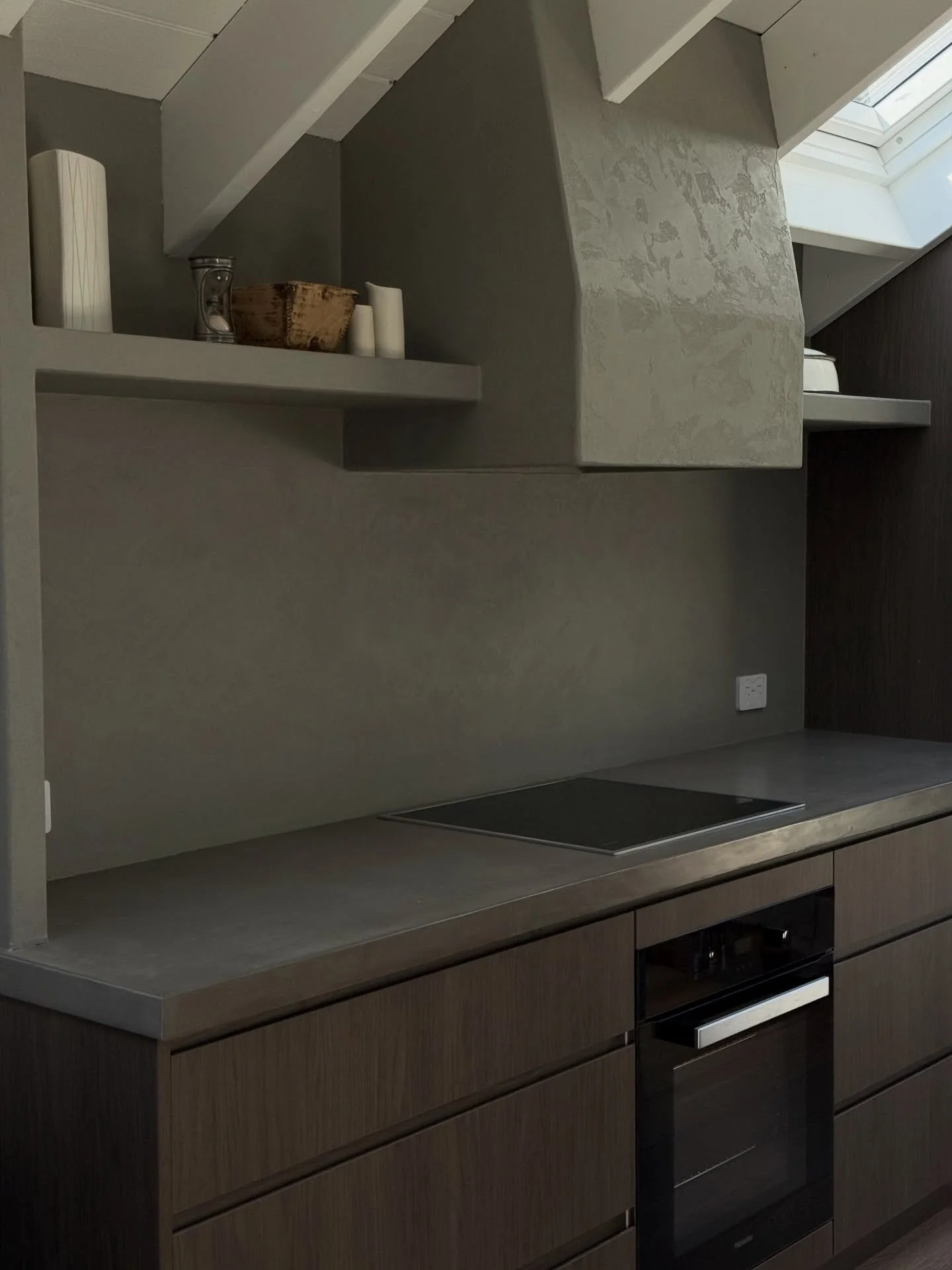 microcement kitchen rangehood