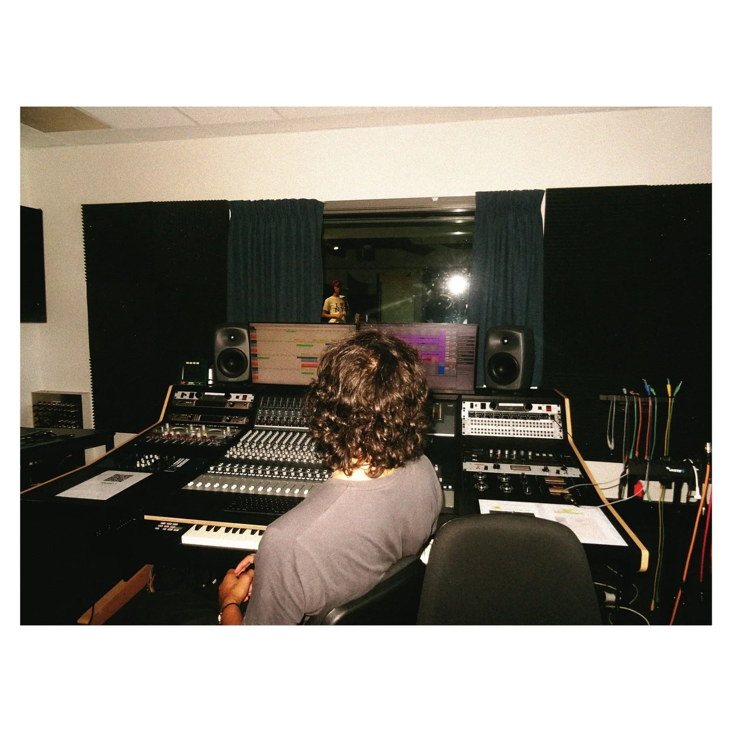 guitar and singing and piano and some mics

hashtag dont let this flop

#timetoshine #fyp #adelaide #guitar #band