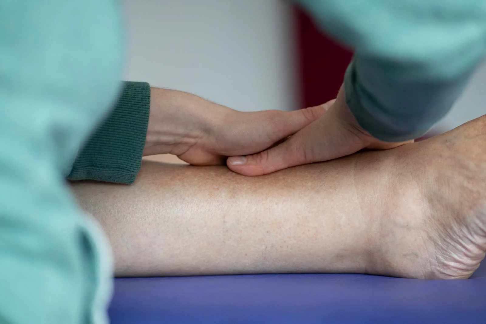Manuelle Therapie, Physiopraxis am Klughafen in Lübeck: Physiotherapie für Babys, Kinder, Jugendliche & Erwachsene.