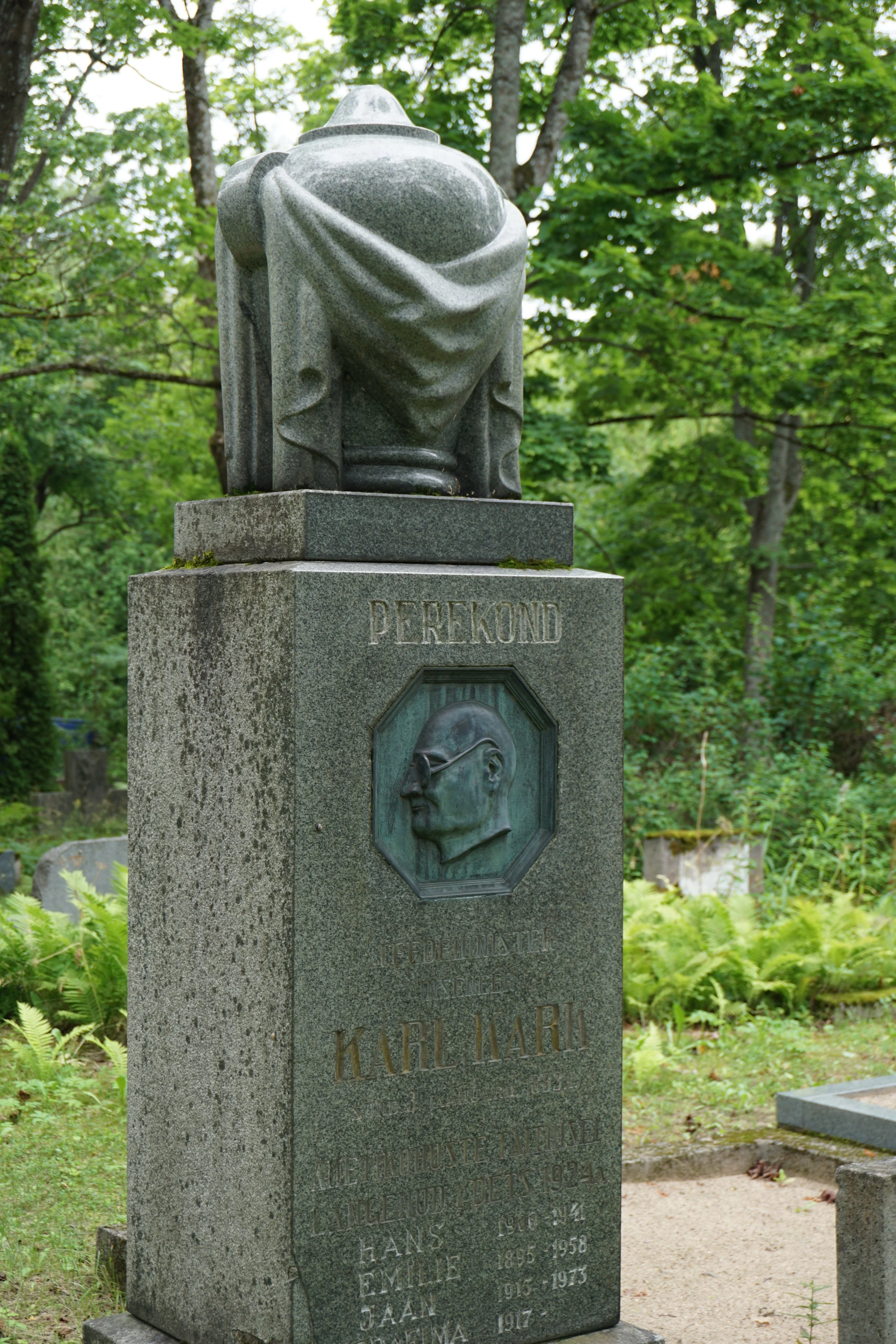 Siselinna kalmistu tuur: Kalmistukunst