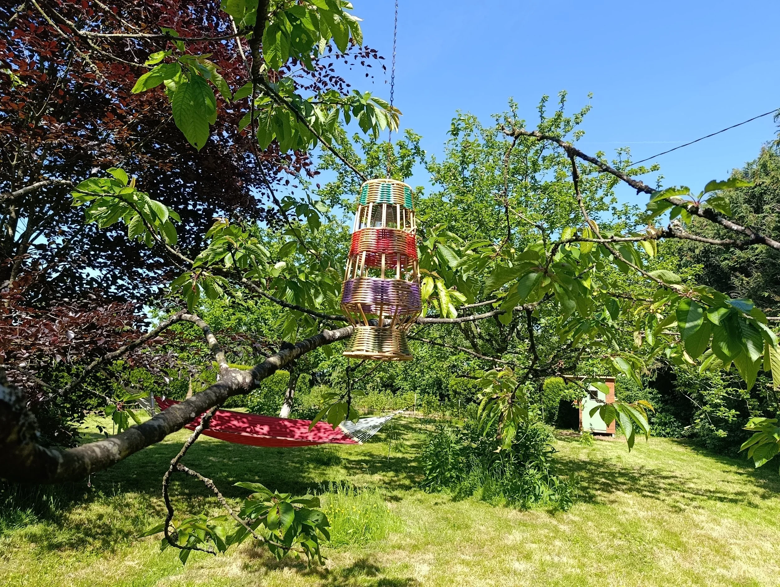 hangmat in de boomgaard b&b in Bretagne gezelligheid rust stilte natuur