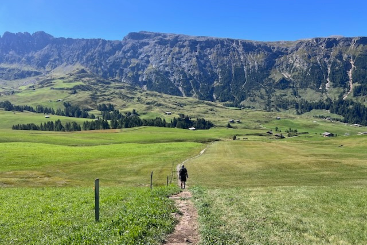 Free Dolomites hiking day checklist for what to bring on the trail