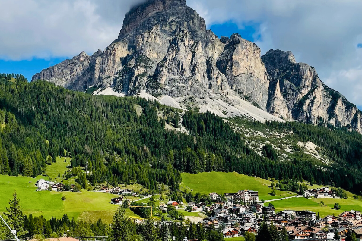 Free Alta Badia travel guide with viewpoints, drives, and places to eat