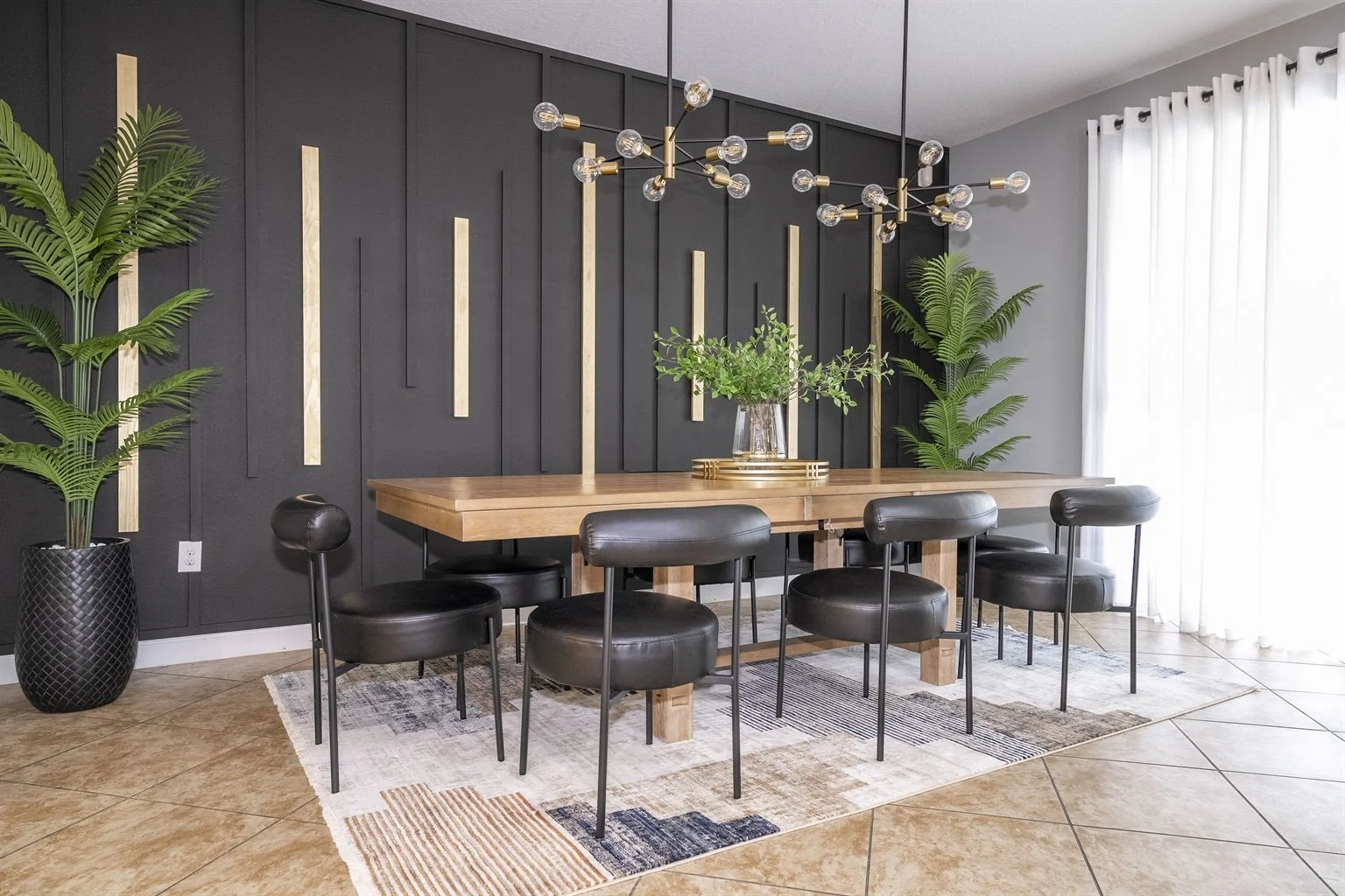 Dining Area.jpg