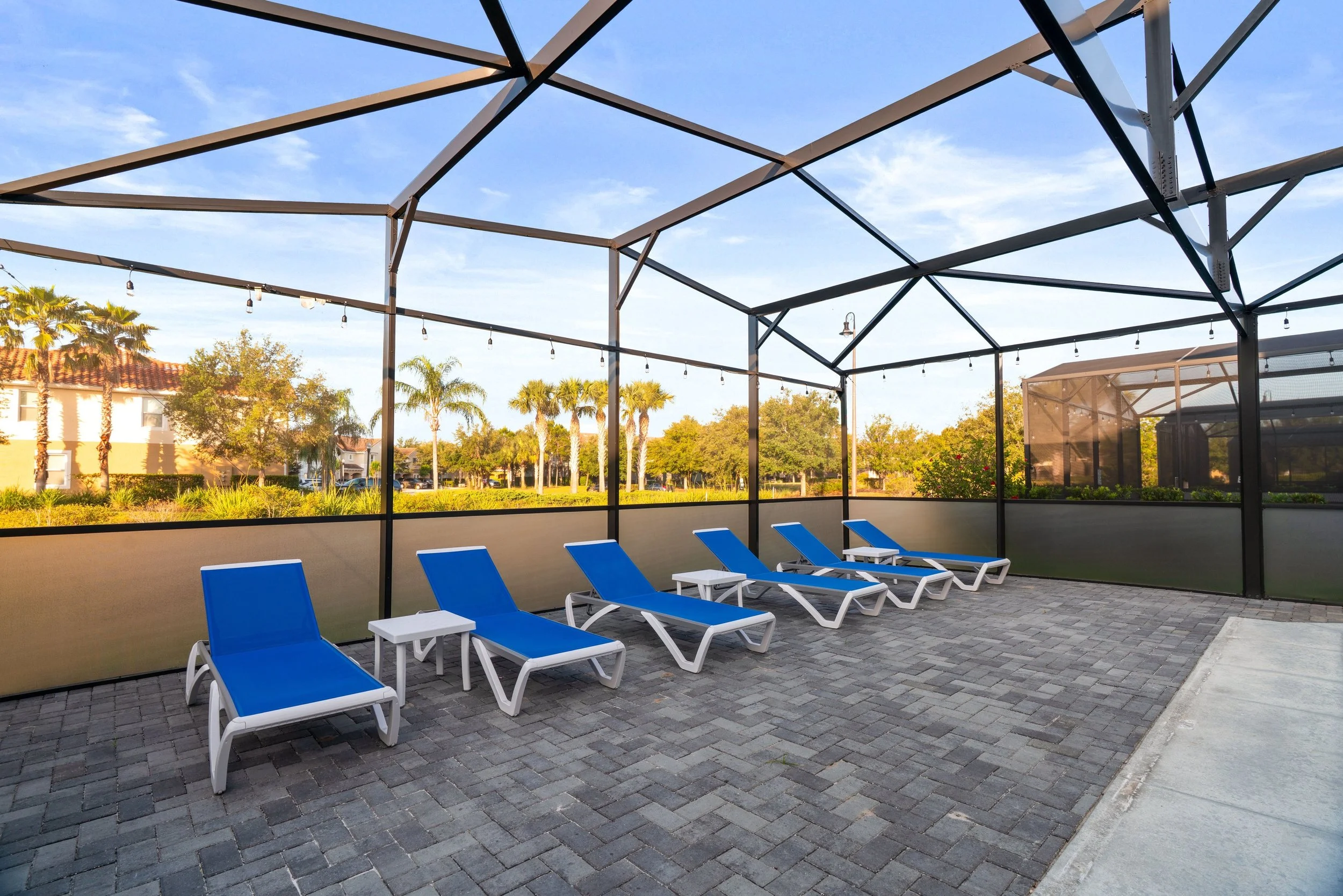 patio_loungers_1-ALpP5Pn0K9C3MxbR.jpg